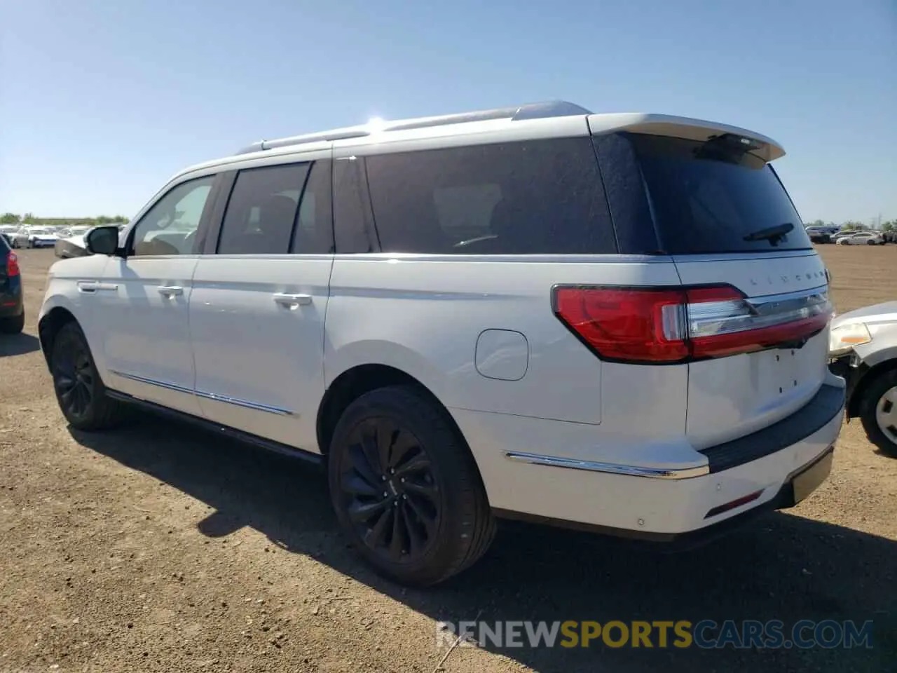 2 Photograph of a damaged car 5LMJJ3LT9MEL20492 LINCOLN NAVIGATOR 2021