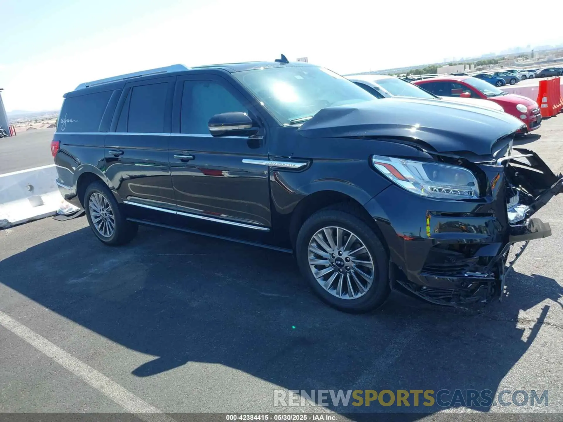 17 Photograph of a damaged car 5LMJJ3MT2MEL10966 LINCOLN NAVIGATOR 2021