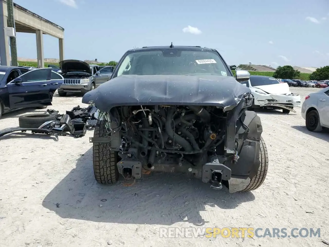 5 Photograph of a damaged car 5LMJJ3TT9MEL00758 LINCOLN NAVIGATOR 2021