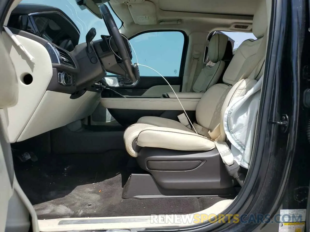 7 Photograph of a damaged car 5LMJJ3TT9MEL00758 LINCOLN NAVIGATOR 2021