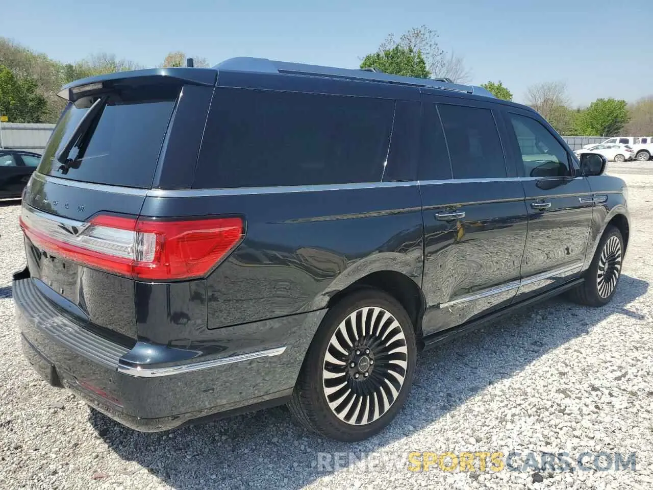 3 Photograph of a damaged car 5LMJJ3TT9MEL16717 LINCOLN NAVIGATOR 2021