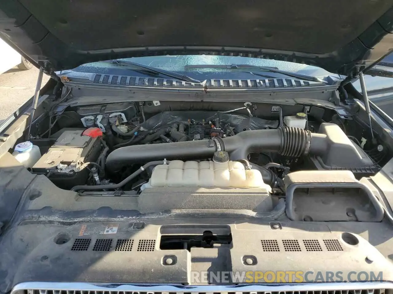 12 Photograph of a damaged car 5LMJJ2LT0NEL01129 LINCOLN NAVIGATOR 2022