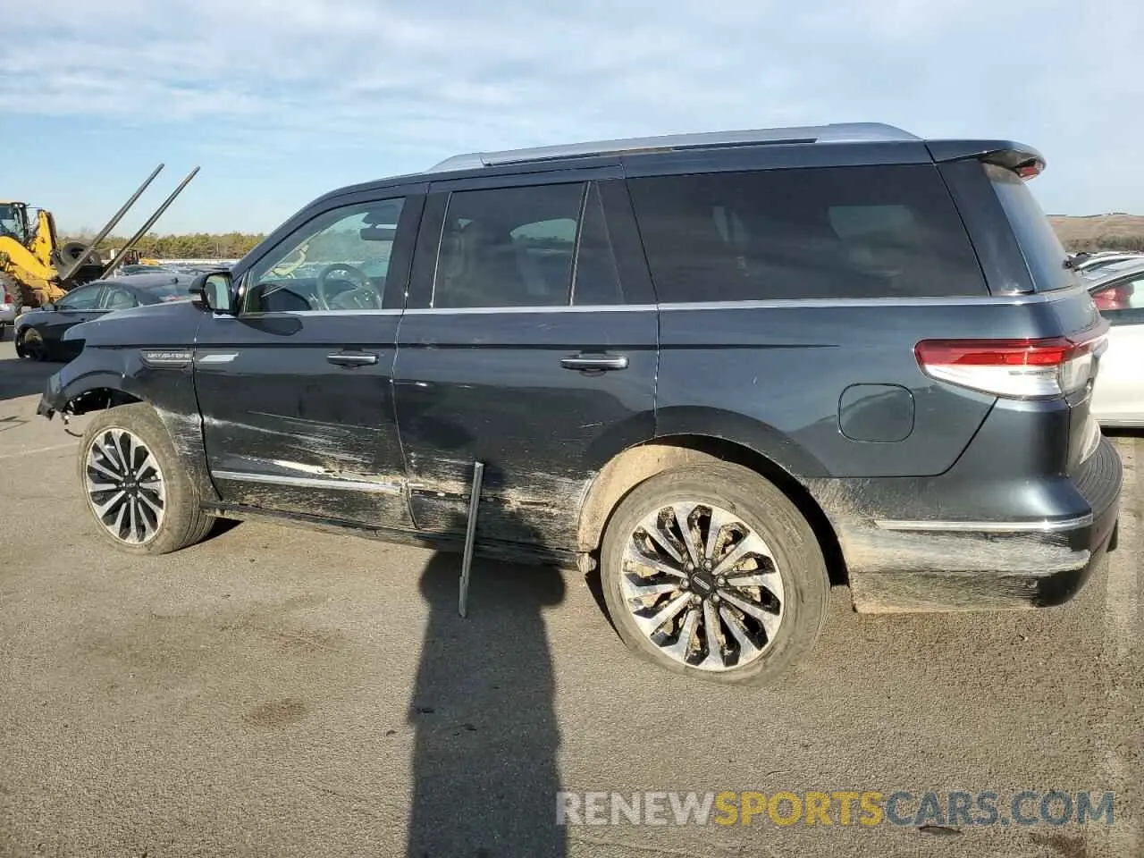 2 Photograph of a damaged car 5LMJJ2LT0NEL01129 LINCOLN NAVIGATOR 2022