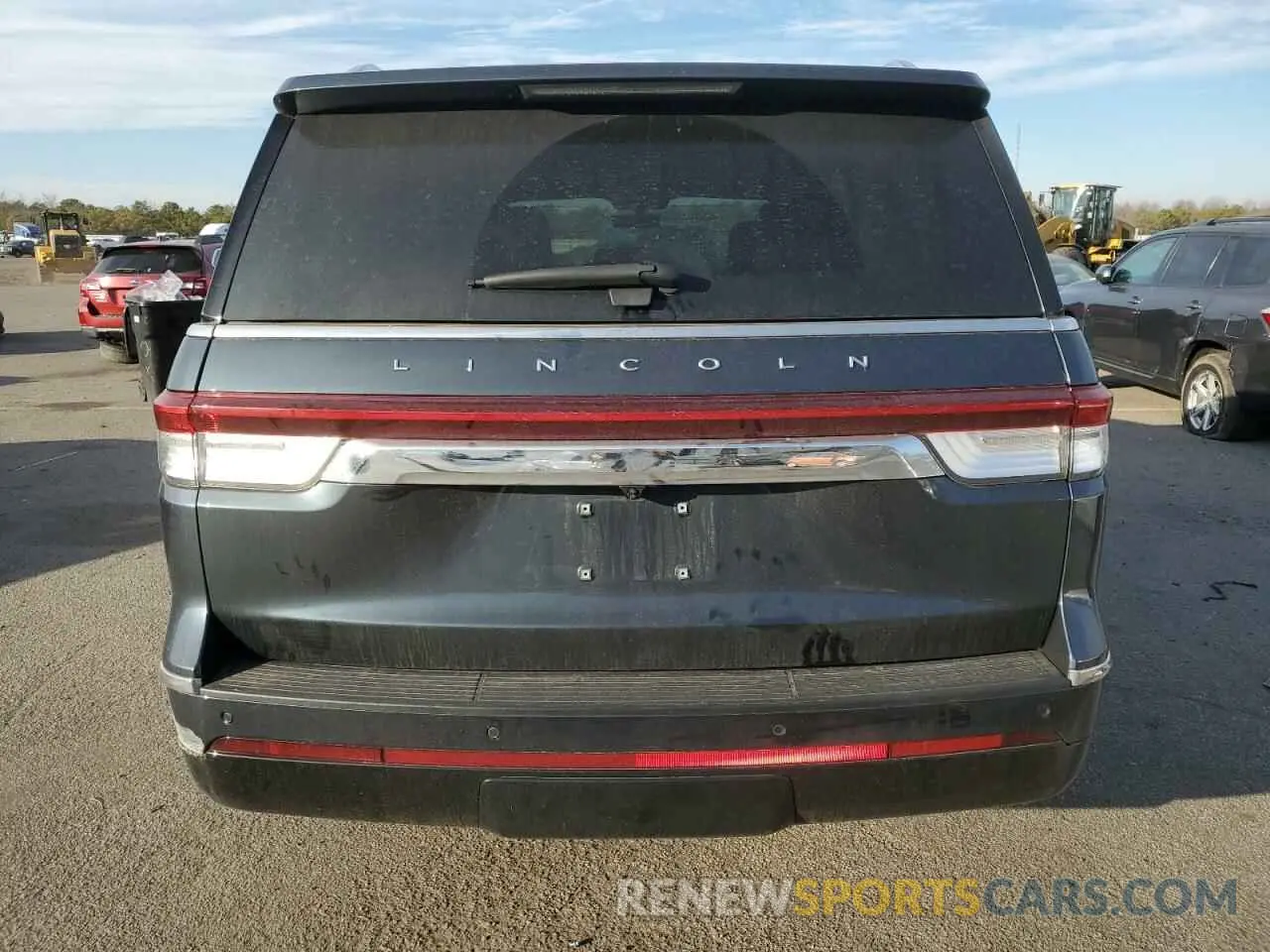 6 Photograph of a damaged car 5LMJJ2LT0NEL01129 LINCOLN NAVIGATOR 2022