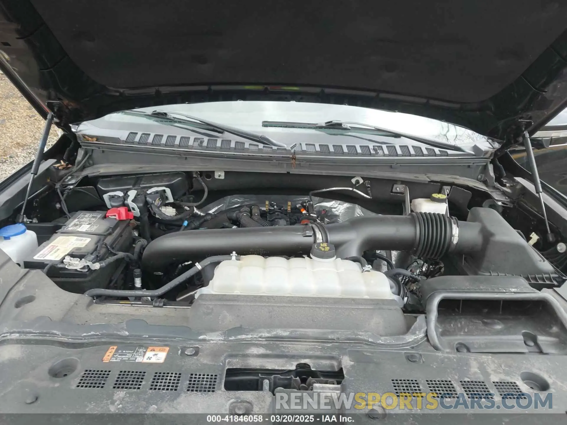 10 Photograph of a damaged car 5LMJJ2LT2NEL09149 LINCOLN NAVIGATOR 2022
