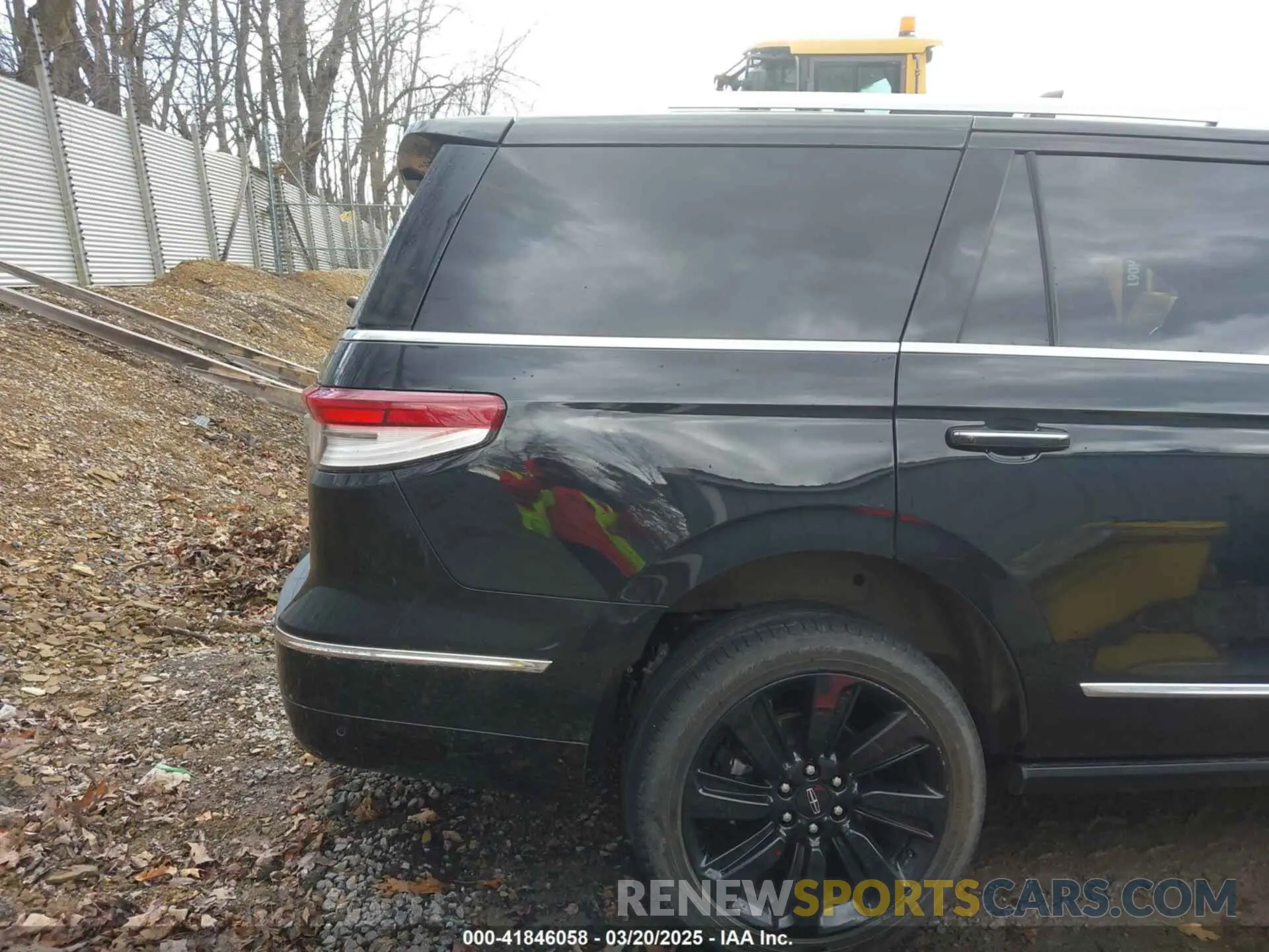 19 Photograph of a damaged car 5LMJJ2LT2NEL09149 LINCOLN NAVIGATOR 2022