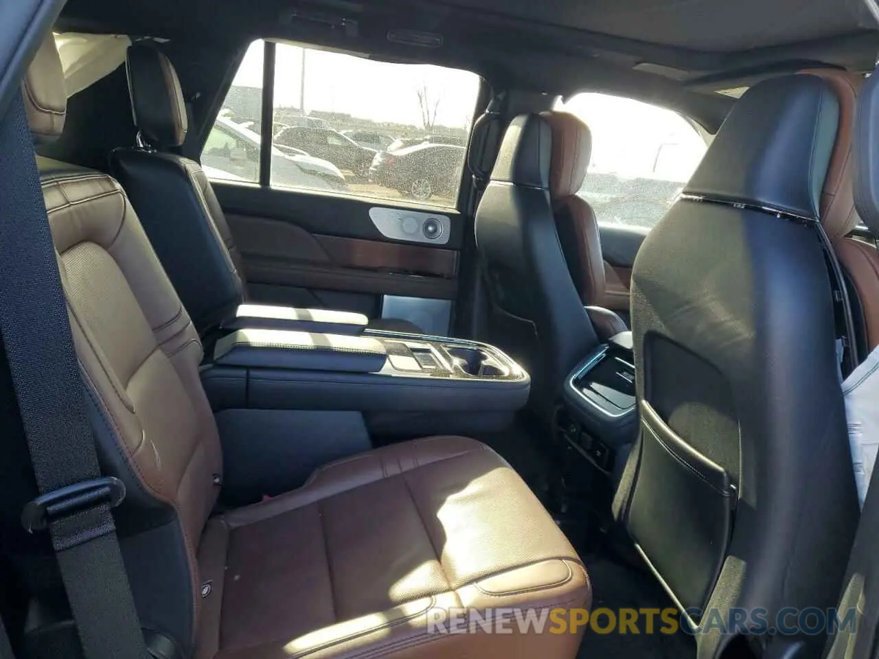 12 Photograph of a damaged car 5LMJJ2LT2NEL12553 LINCOLN NAVIGATOR 2022