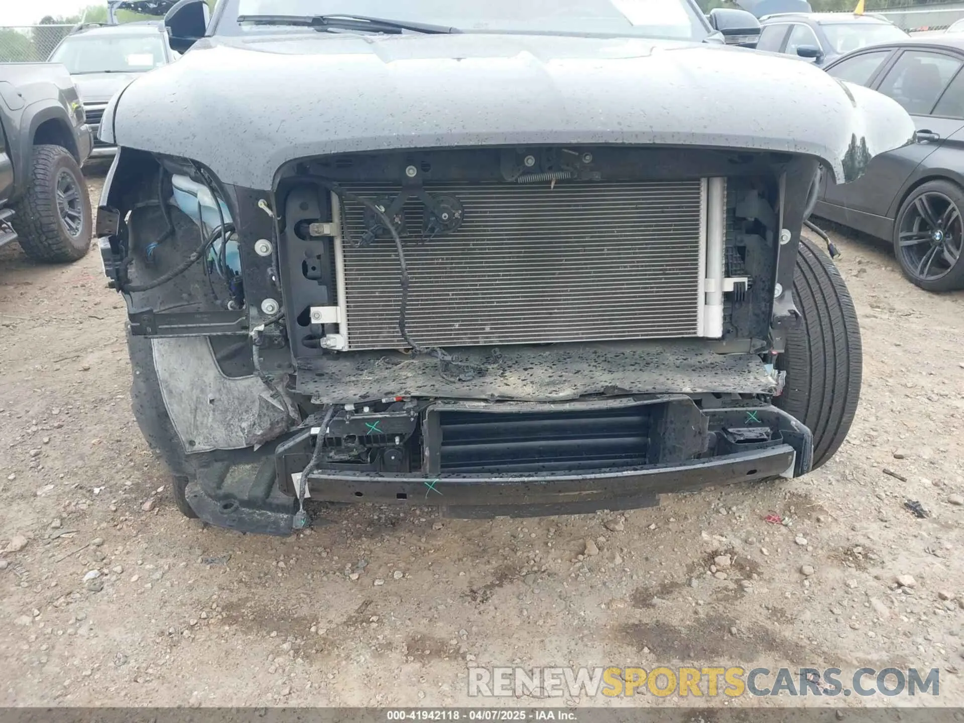 6 Photograph of a damaged car 5LMJJ2LT8NEL04005 LINCOLN NAVIGATOR 2022