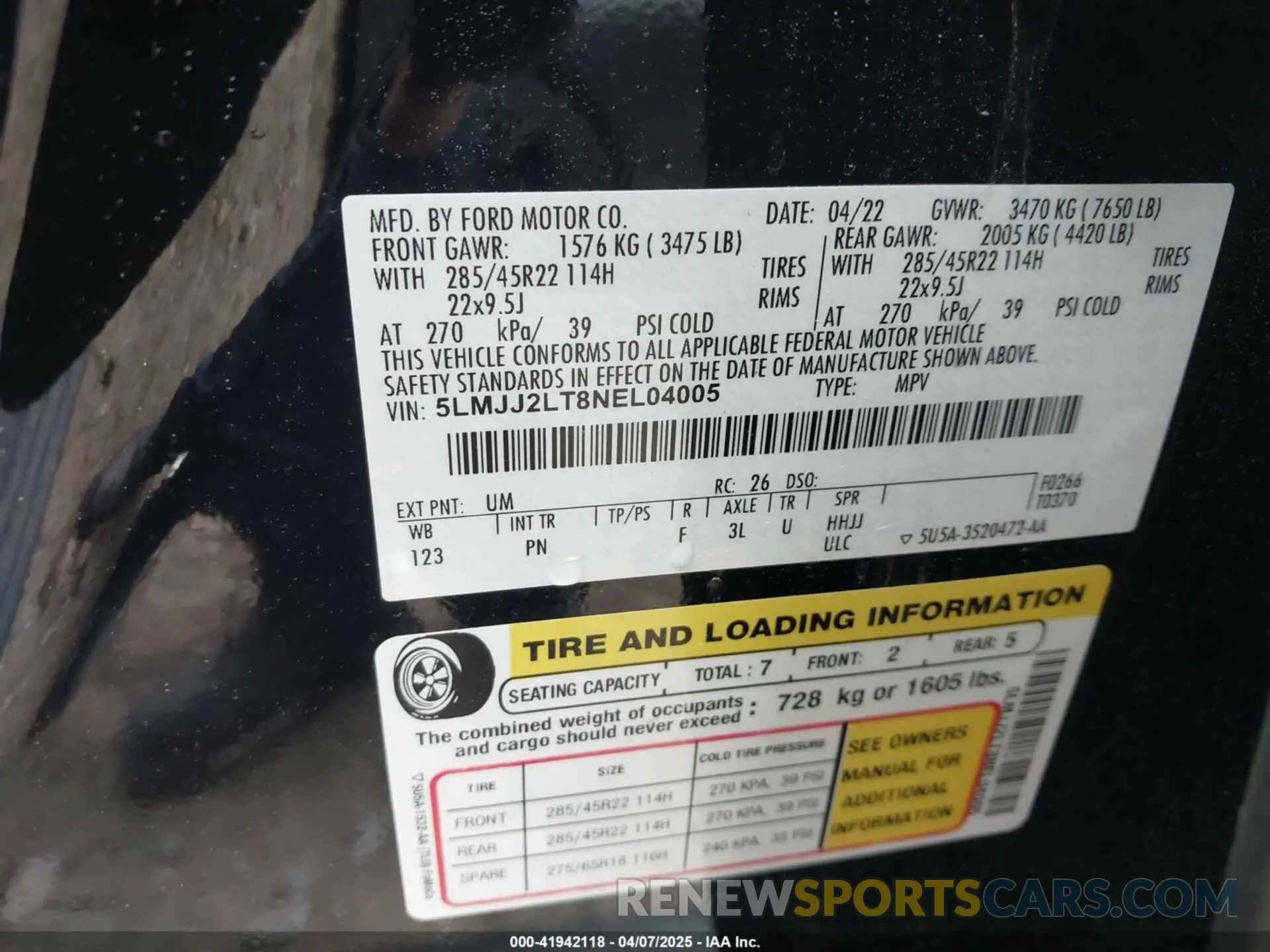 9 Photograph of a damaged car 5LMJJ2LT8NEL04005 LINCOLN NAVIGATOR 2022