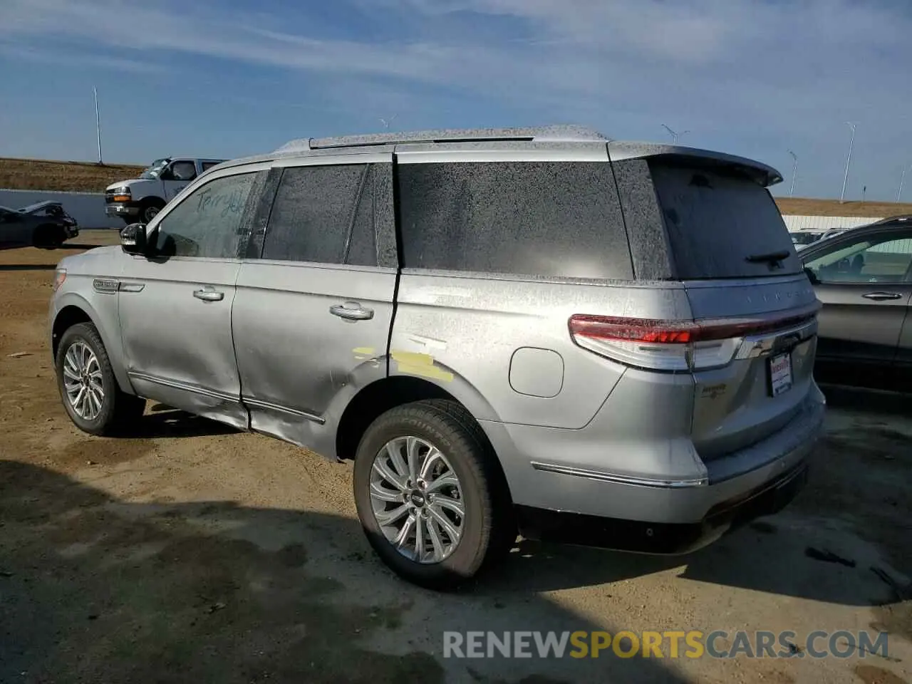 2 Photograph of a damaged car 5LMJJ2NT4NEL10008 LINCOLN NAVIGATOR 2022