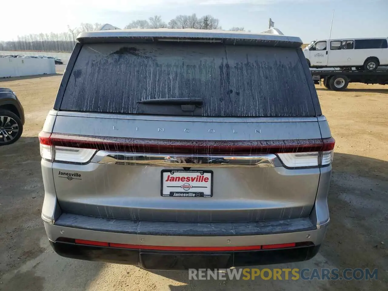 6 Photograph of a damaged car 5LMJJ2NT4NEL10008 LINCOLN NAVIGATOR 2022