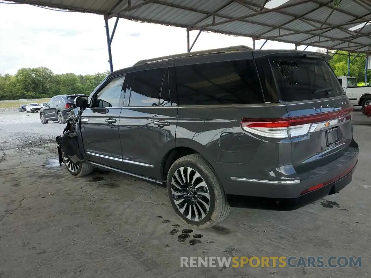 2 Photograph of a damaged car 5LMJJ2TT4NEL17799 LINCOLN NAVIGATOR 2022