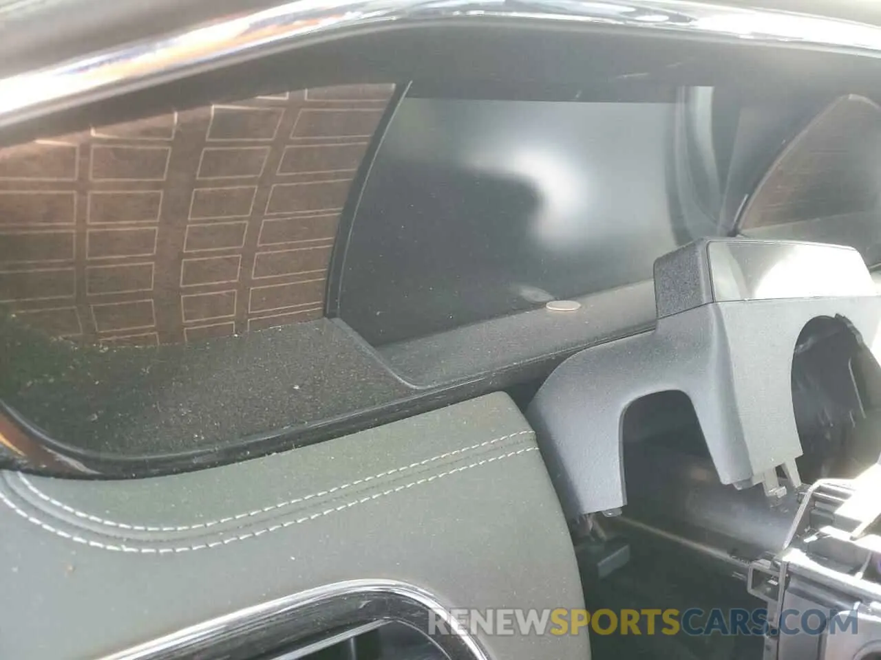 9 Photograph of a damaged car 5LMJJ2TT6NEL02298 LINCOLN NAVIGATOR 2022