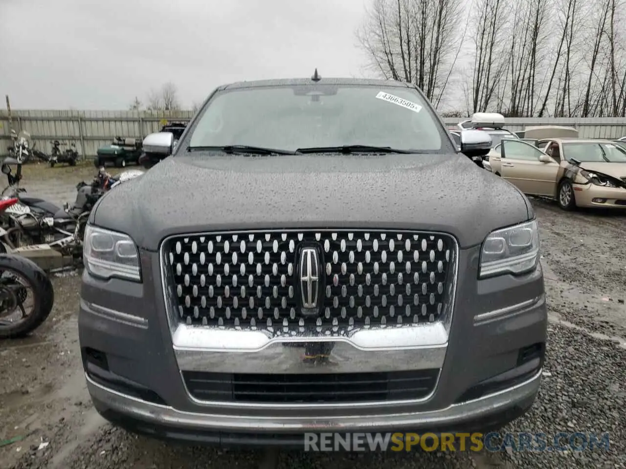5 Photograph of a damaged car 5LMJJ2TT6NEL04617 LINCOLN NAVIGATOR 2022