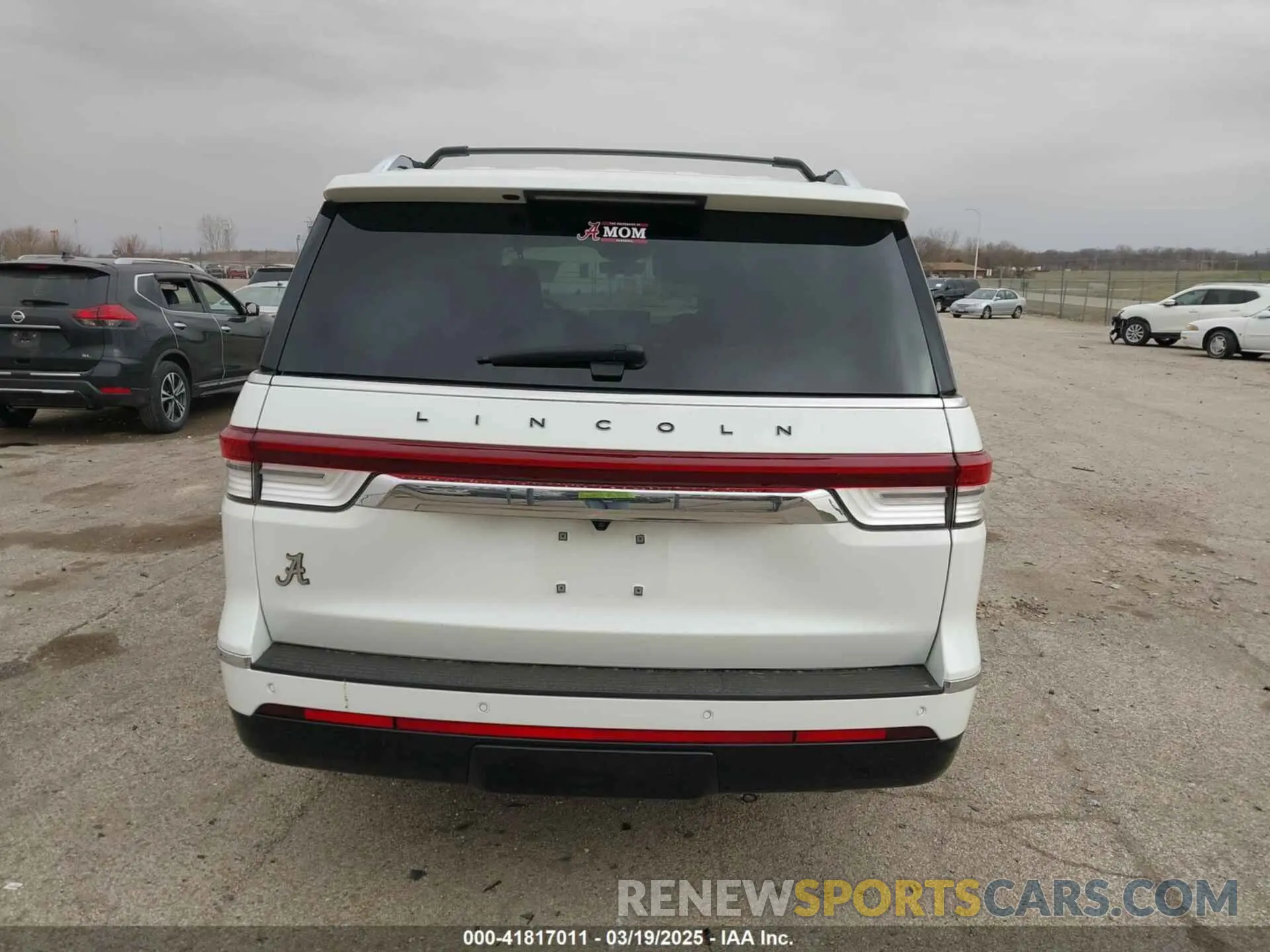 16 Photograph of a damaged car 5LMJJ2TT7NEL03931 LINCOLN NAVIGATOR 2022