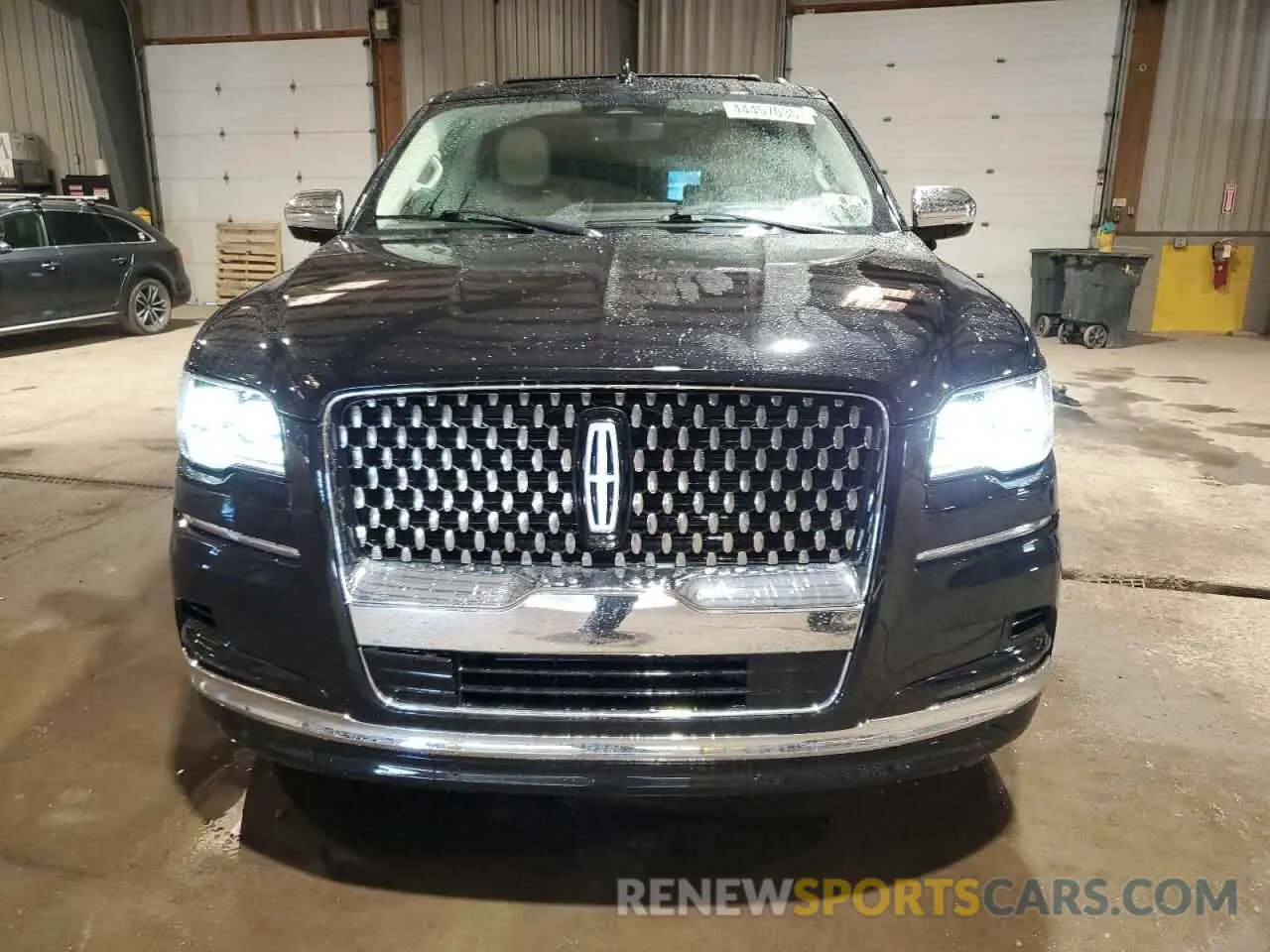 5 Photograph of a damaged car 5LMJJ3TT1NEL17054 LINCOLN NAVIGATOR 2022