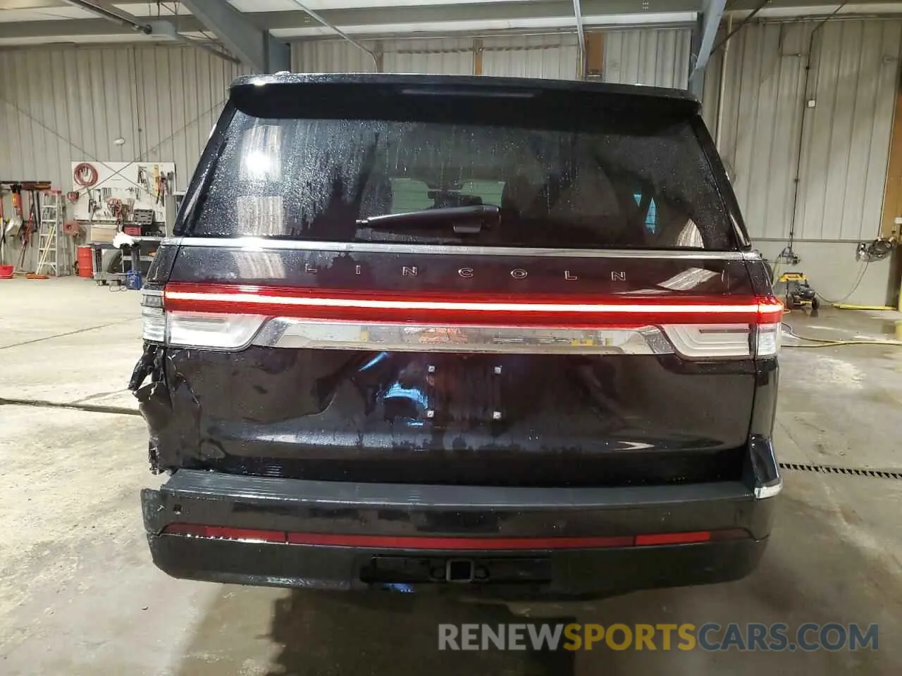 6 Photograph of a damaged car 5LMJJ3TT1NEL17054 LINCOLN NAVIGATOR 2022