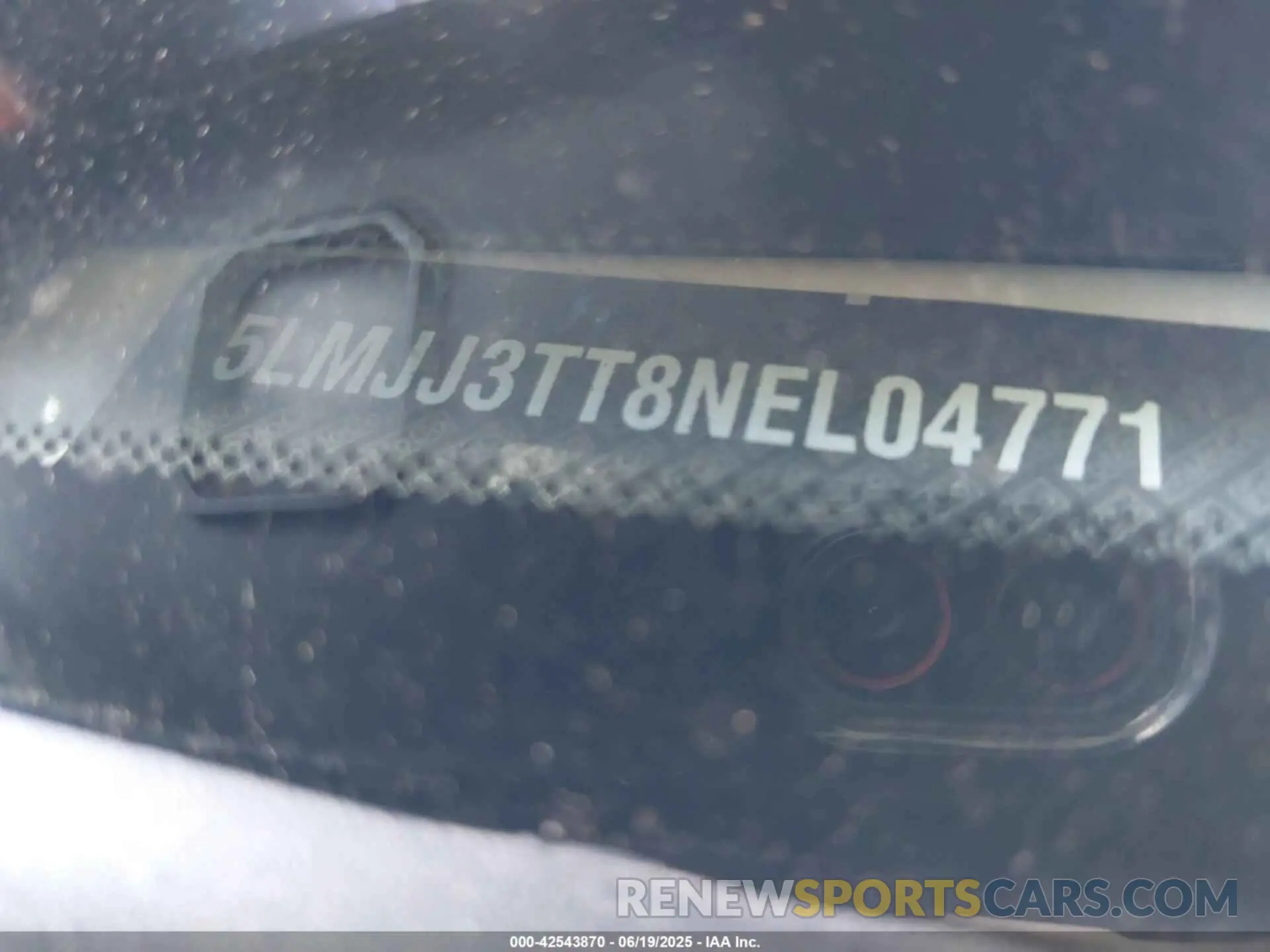 9 Photograph of a damaged car 5LMJJ3TT8NEL04771 LINCOLN NAVIGATOR 2022