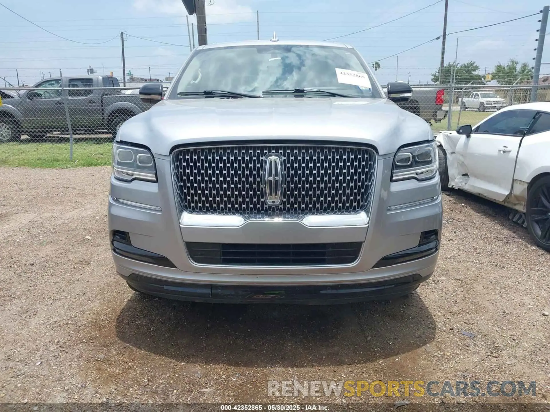 12 Photograph of a damaged car 5LMJJ2KG8PEL05663 LINCOLN NAVIGATOR 2023