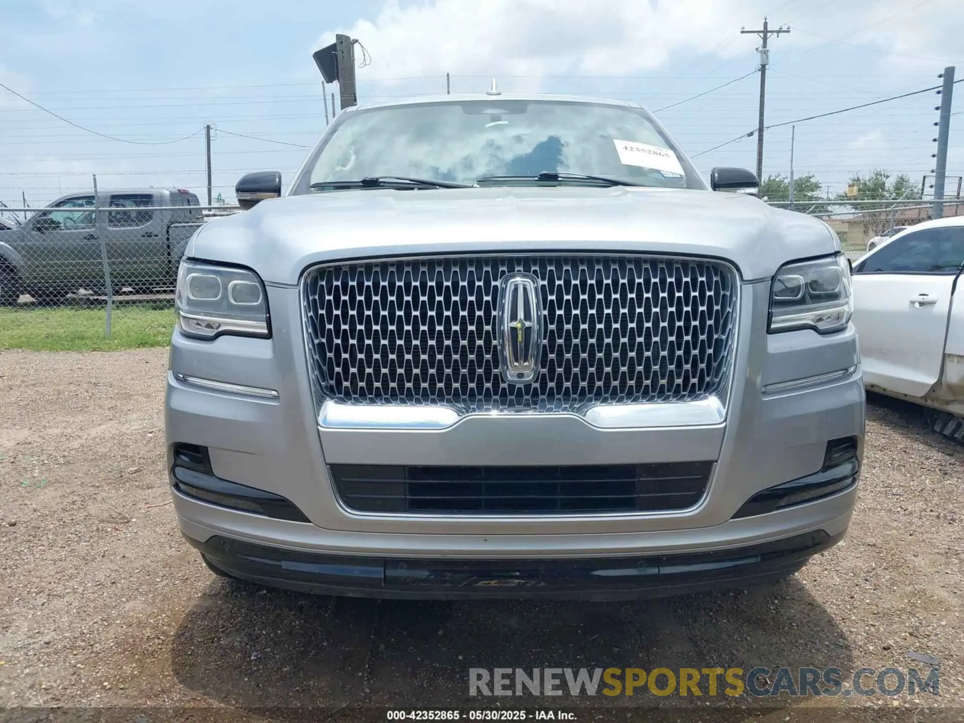 6 Photograph of a damaged car 5LMJJ2KG8PEL05663 LINCOLN NAVIGATOR 2023