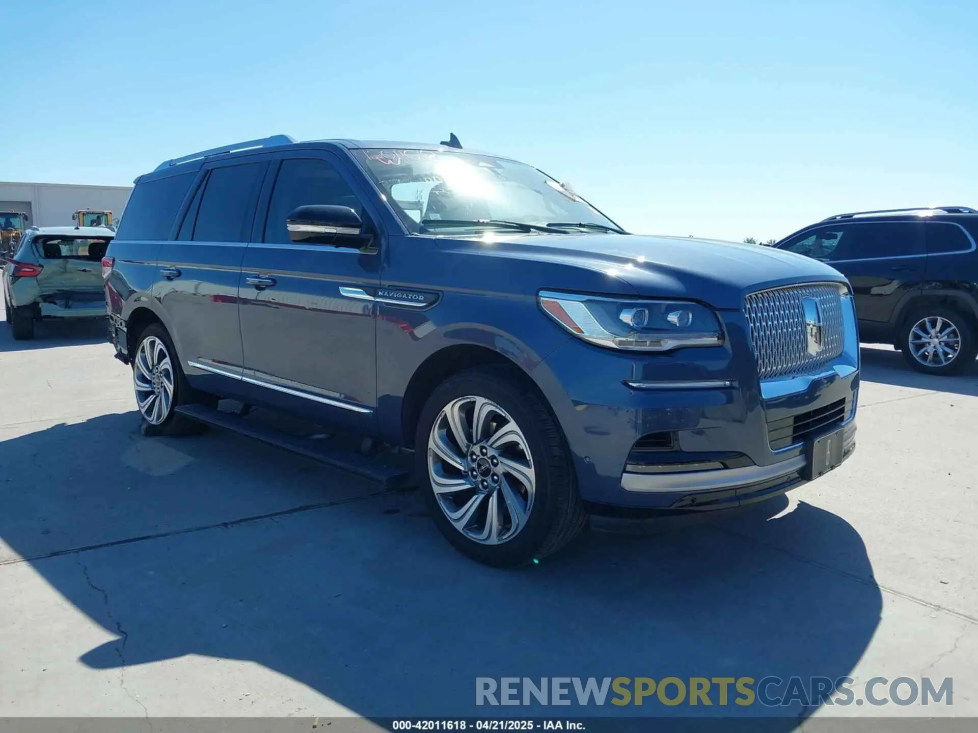 1 Photograph of a damaged car 5LMJJ2LG2PEL00893 LINCOLN NAVIGATOR 2023