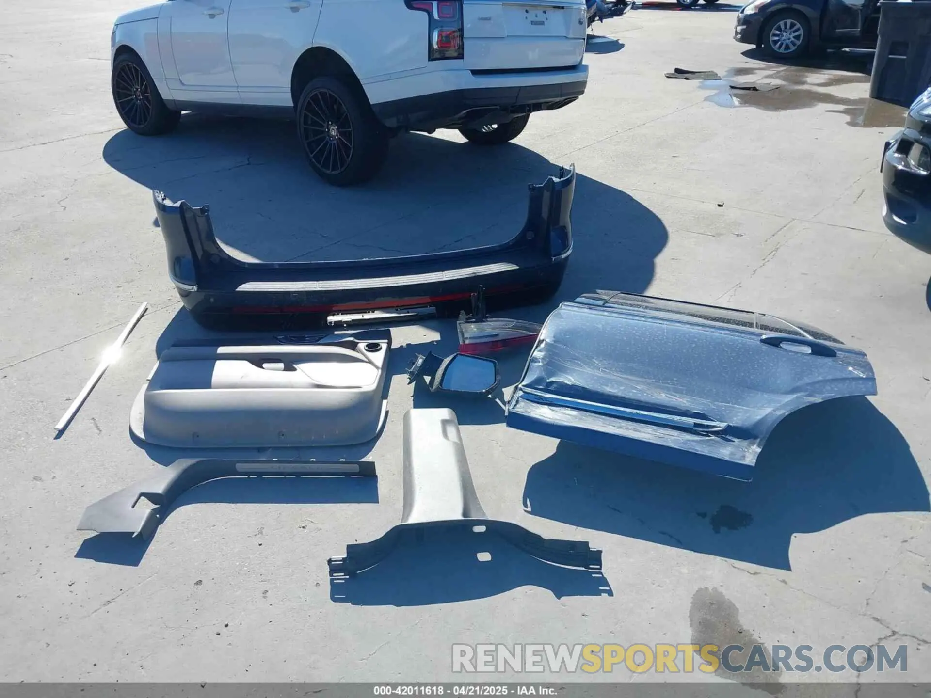 12 Photograph of a damaged car 5LMJJ2LG2PEL00893 LINCOLN NAVIGATOR 2023