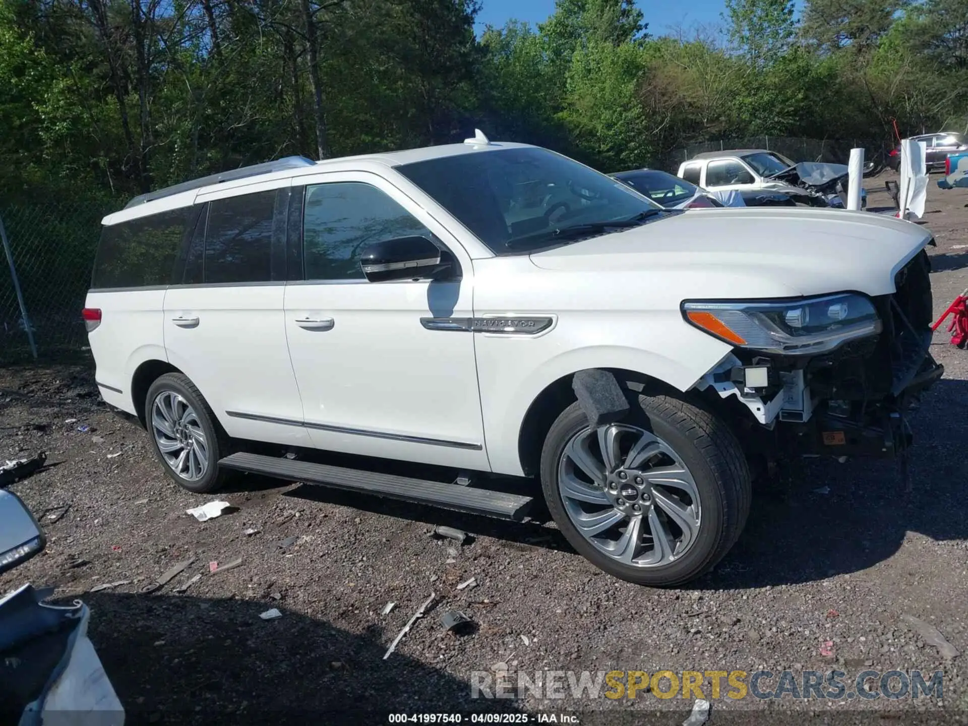 14 Photograph of a damaged car 5LMJJ2LG2PEL13918 LINCOLN NAVIGATOR 2023