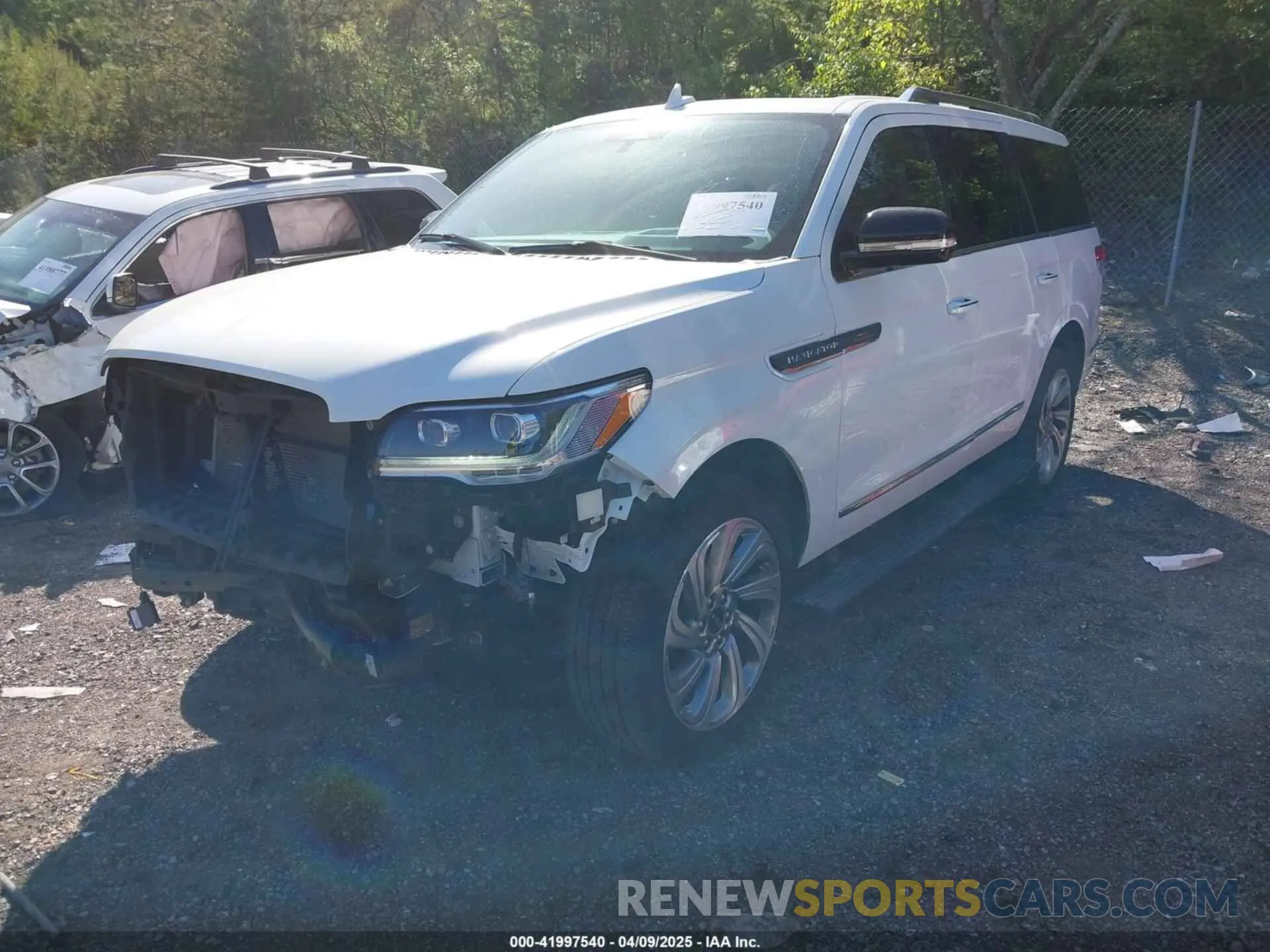 2 Photograph of a damaged car 5LMJJ2LG2PEL13918 LINCOLN NAVIGATOR 2023