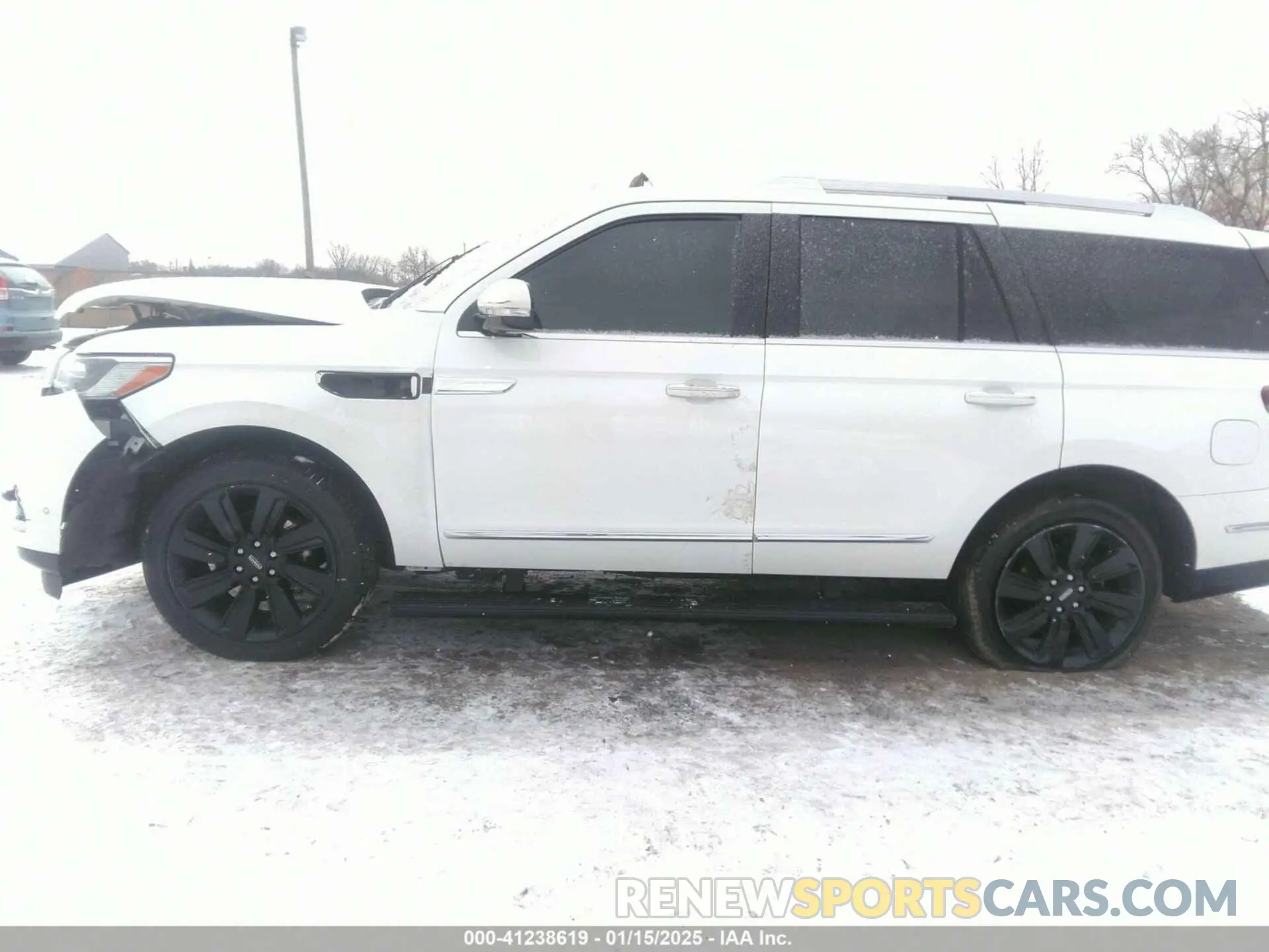 14 Photograph of a damaged car 5LMJJ2LG3PEL07013 LINCOLN NAVIGATOR 2023