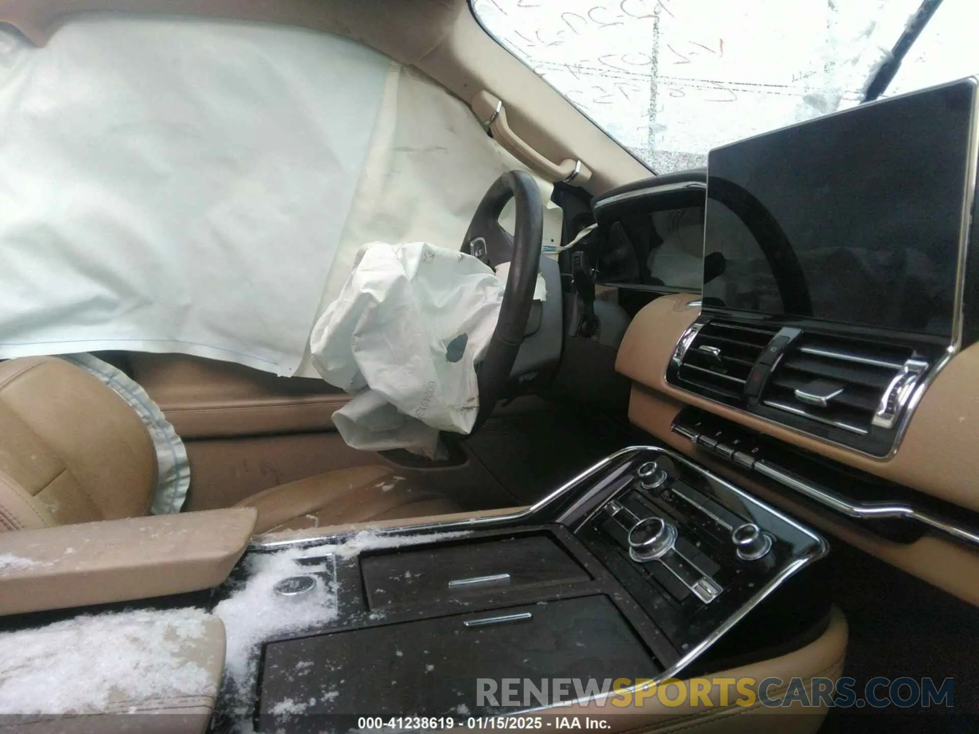 5 Photograph of a damaged car 5LMJJ2LG3PEL07013 LINCOLN NAVIGATOR 2023