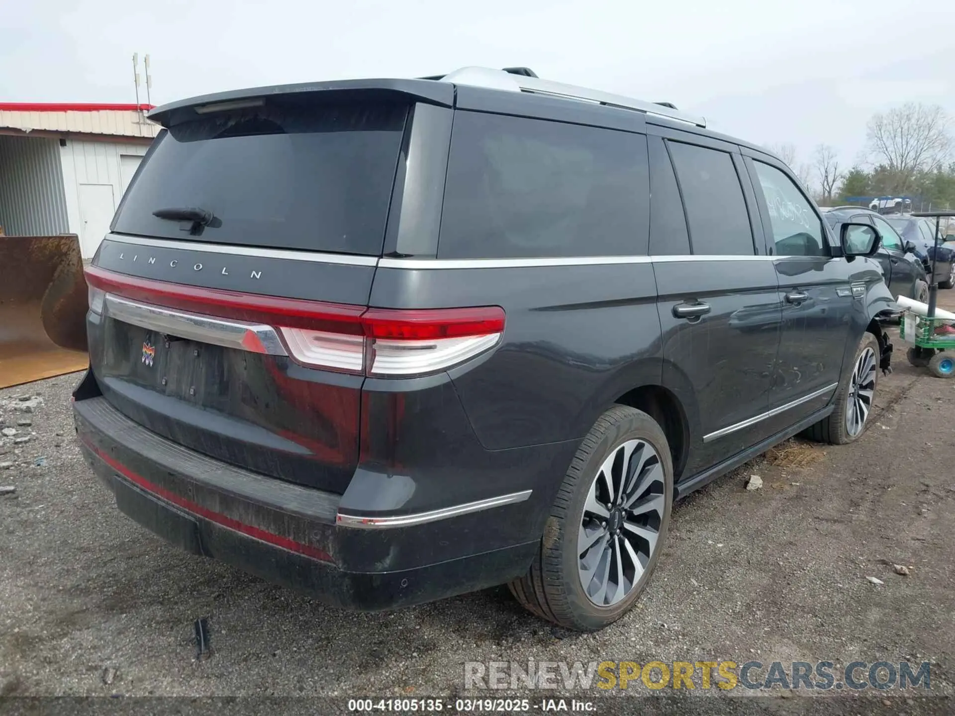 4 Photograph of a damaged car 5LMJJ2LG6PEL10553 LINCOLN NAVIGATOR 2023