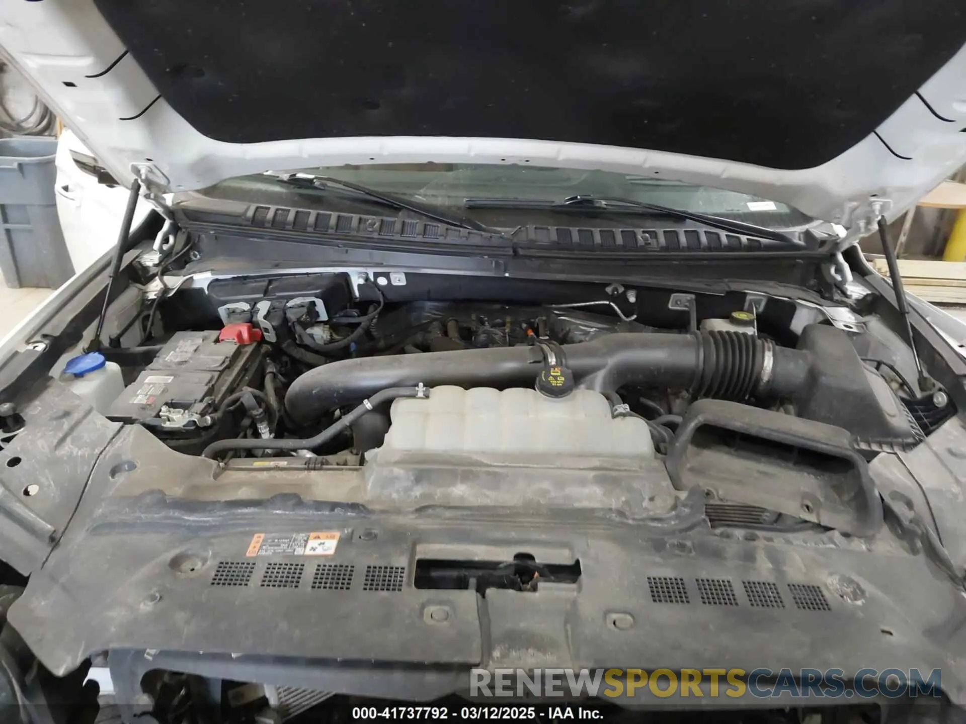 10 Photograph of a damaged car 5LMJJ2LG8PEL01434 LINCOLN NAVIGATOR 2023