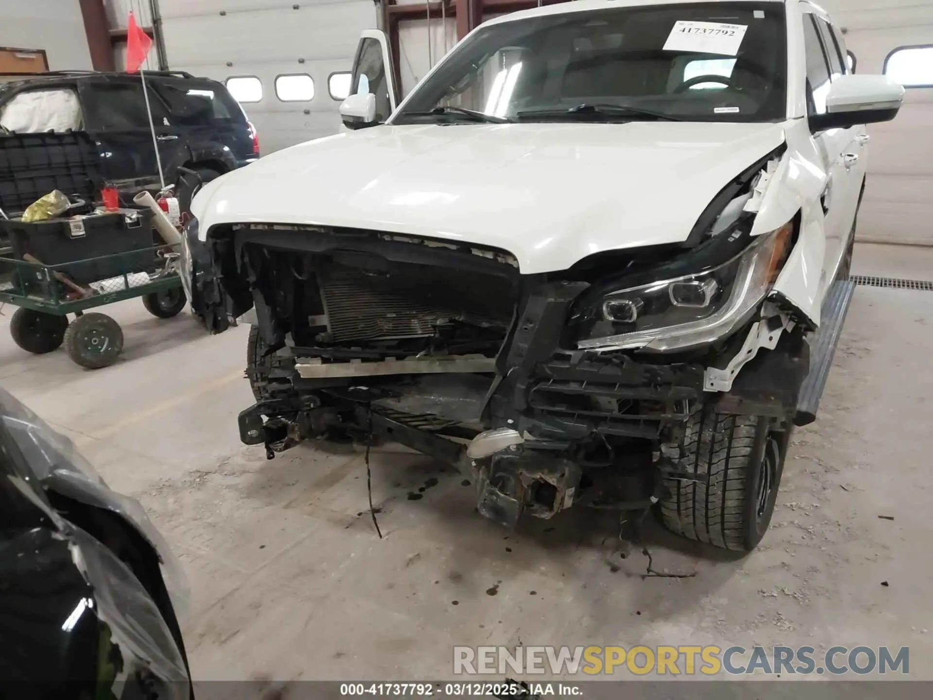6 Photograph of a damaged car 5LMJJ2LG8PEL01434 LINCOLN NAVIGATOR 2023