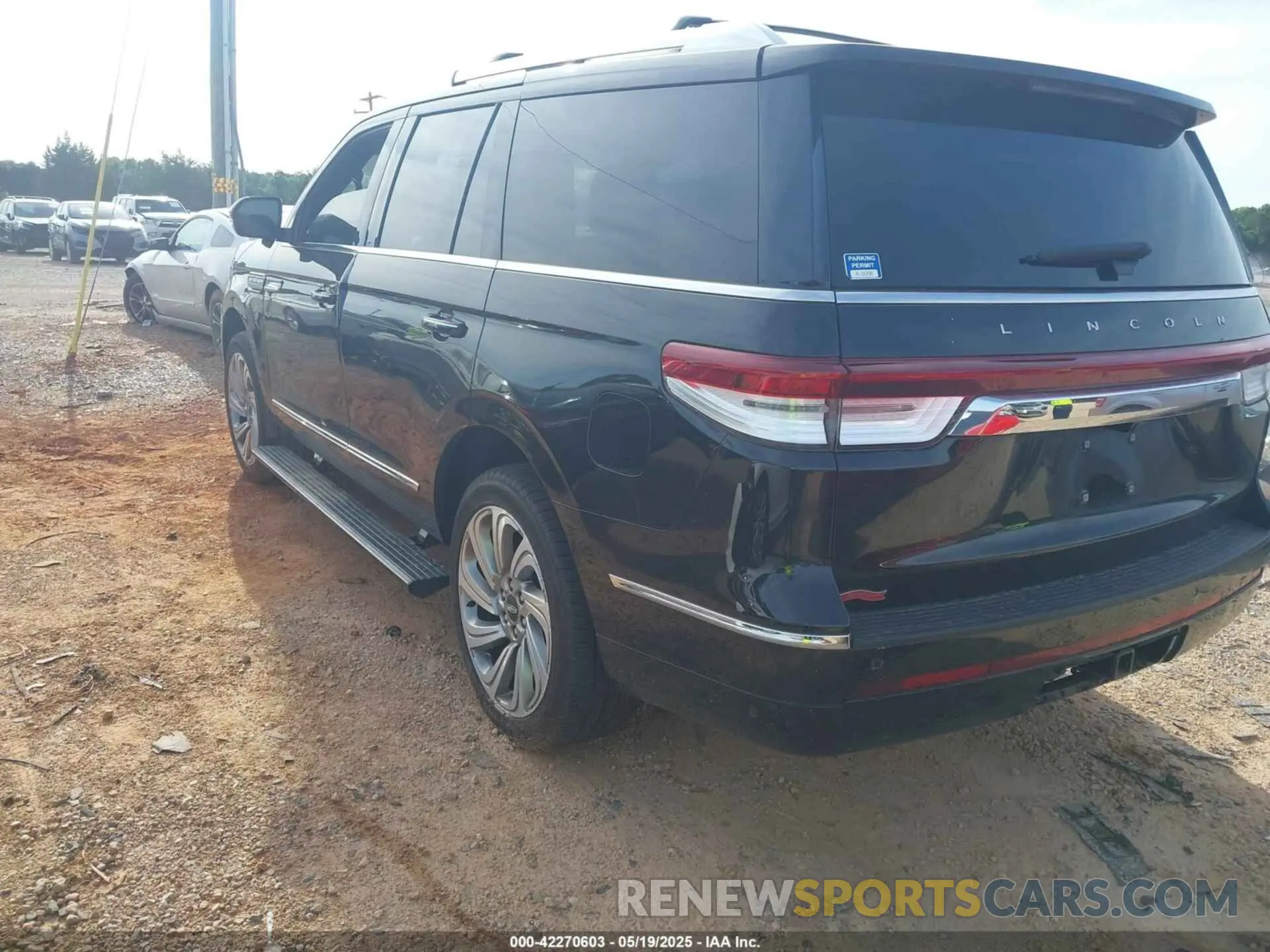 3 Photograph of a damaged car 5LMJJ2LGXPEL17392 LINCOLN NAVIGATOR 2023