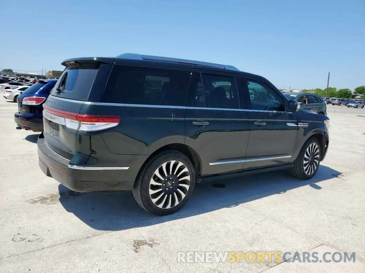 3 Photograph of a damaged car 5LMJJ2TG6PEL06907 LINCOLN NAVIGATOR 2023