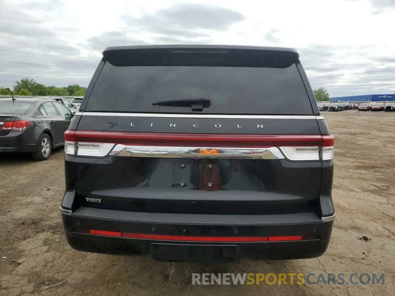 6 Photograph of a damaged car 5LMJJ3LG2PEL02407 LINCOLN NAVIGATOR 2023