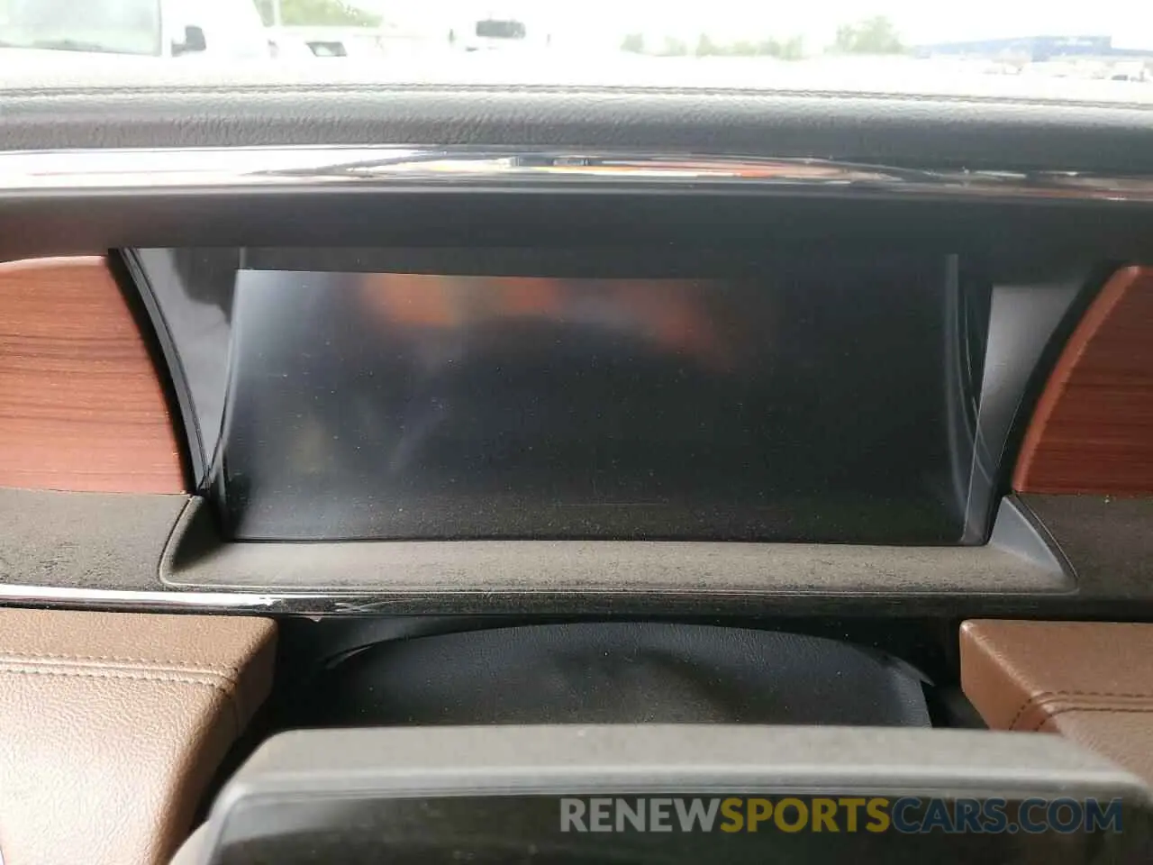 9 Photograph of a damaged car 5LMJJ3LG2PEL02407 LINCOLN NAVIGATOR 2023