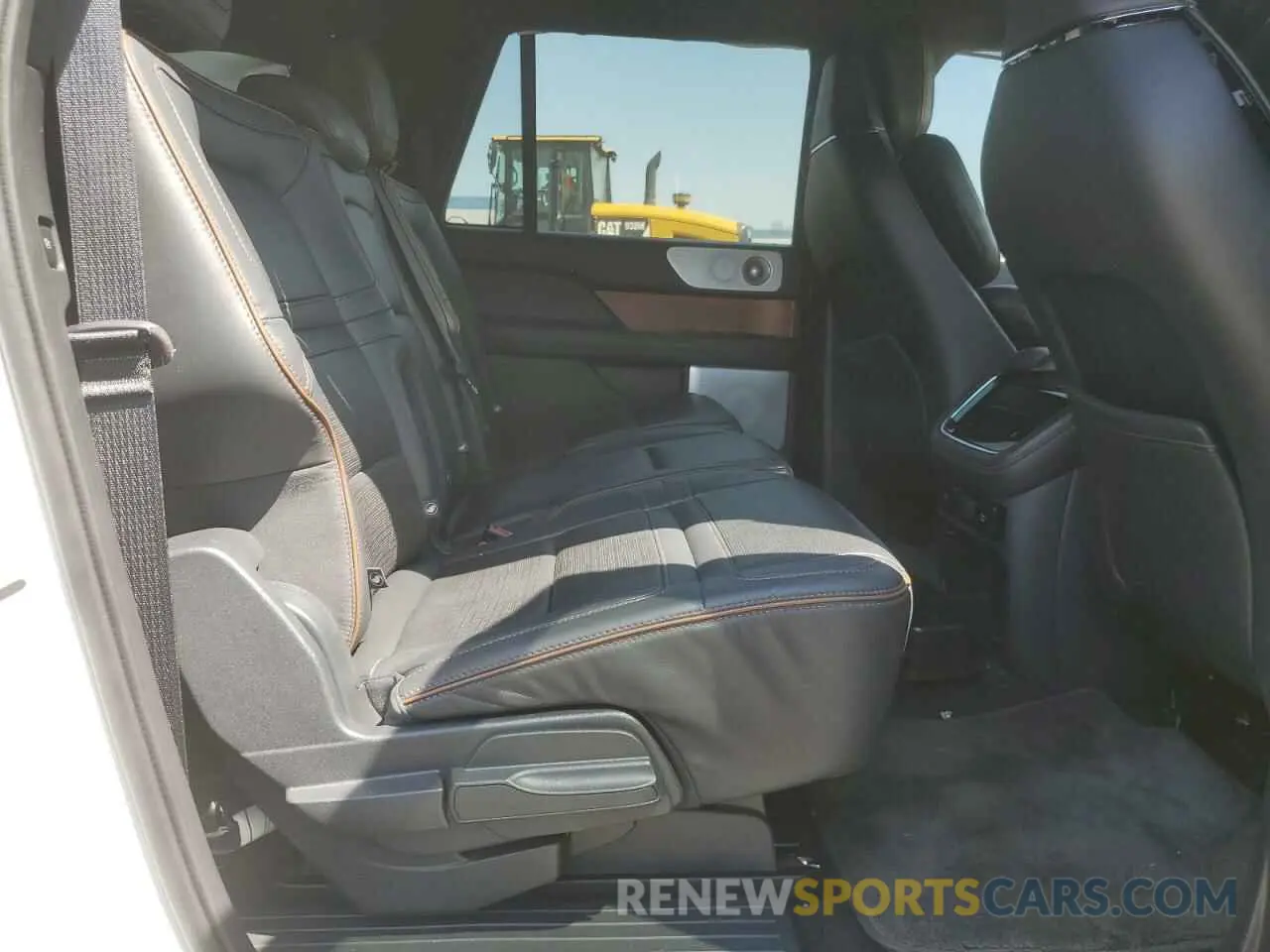 11 Photograph of a damaged car 5LMJJ3TG3PEL00651 LINCOLN NAVIGATOR 2023