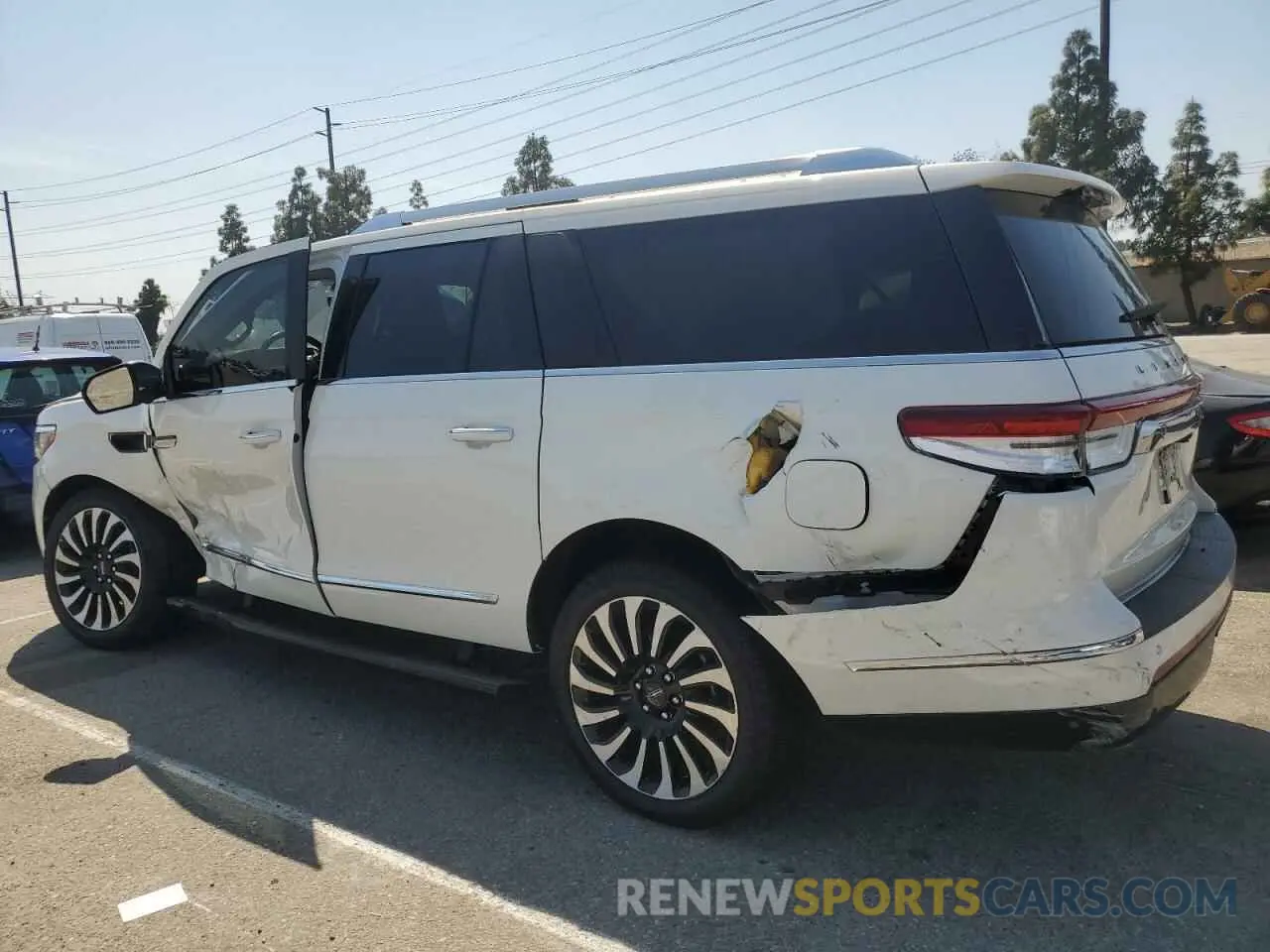 2 Photograph of a damaged car 5LMJJ3TG3PEL00651 LINCOLN NAVIGATOR 2023