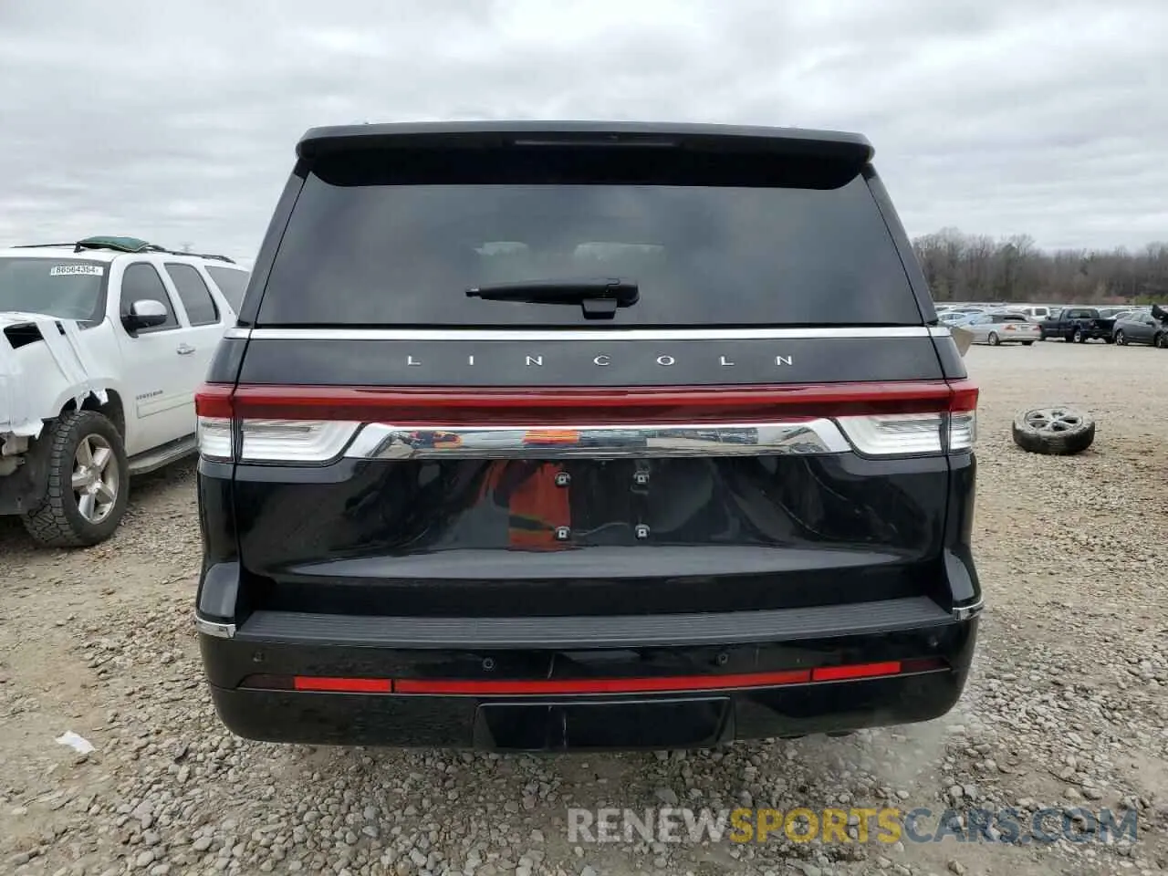 6 Photograph of a damaged car 5LMJJ2LG8REL18608 LINCOLN NAVIGATOR 2024