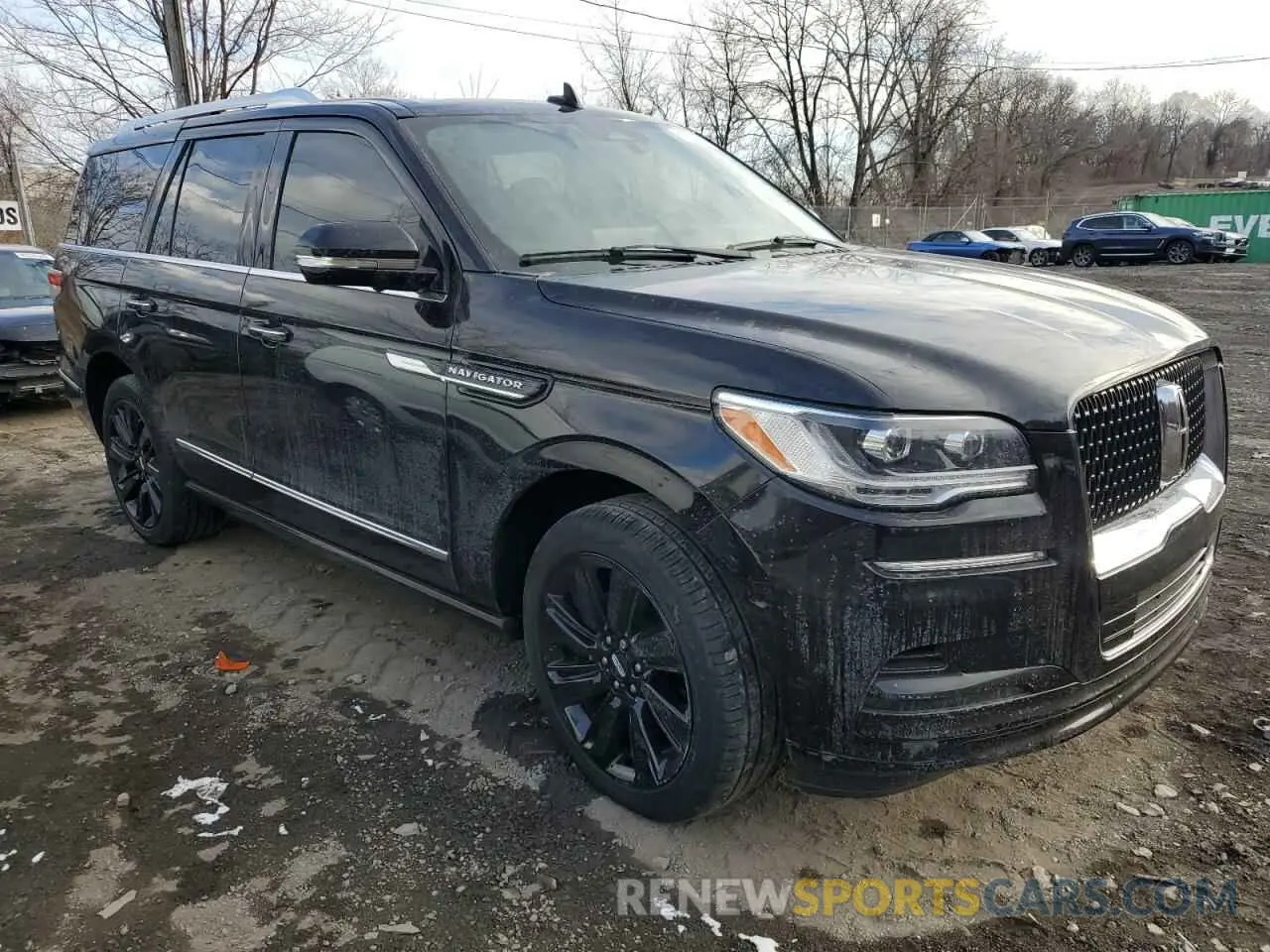 4 Photograph of a damaged car 5LMJJ2LG9REL01106 LINCOLN NAVIGATOR 2024