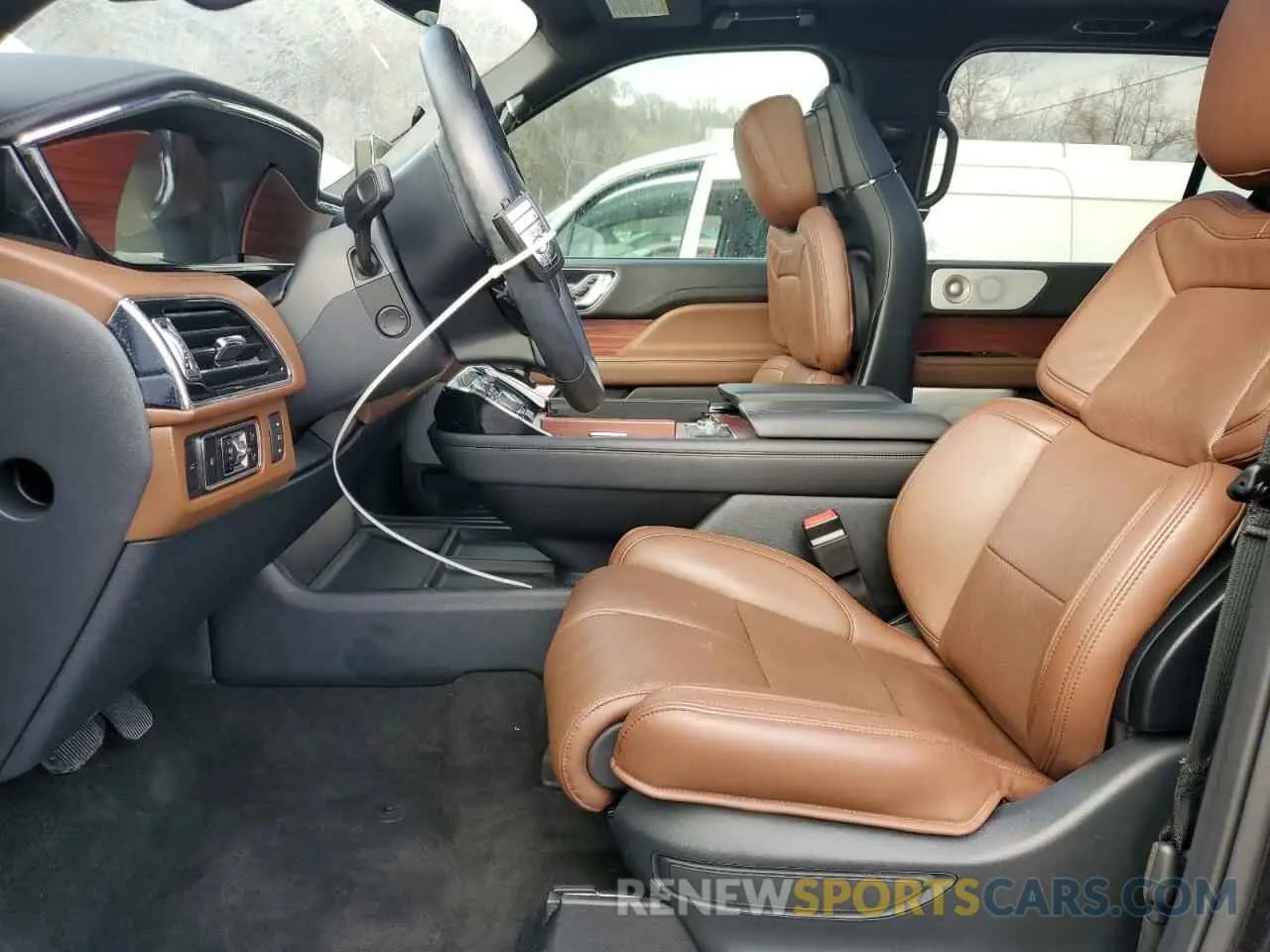 7 Photograph of a damaged car 5LMJJ2LG9REL01106 LINCOLN NAVIGATOR 2024