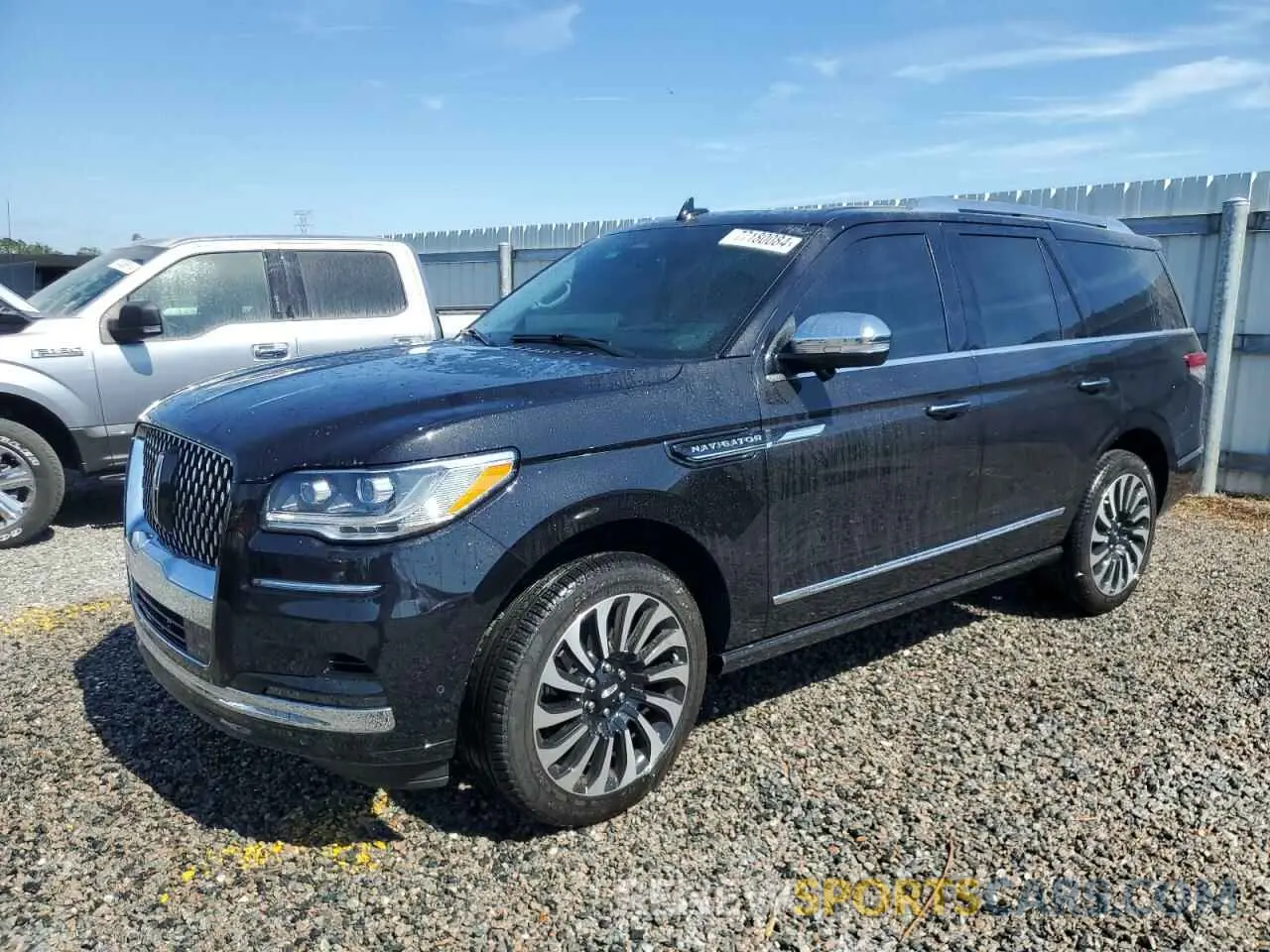 1 Photograph of a damaged car 5LMJJ2TG8REL06149 LINCOLN NAVIGATOR 2024