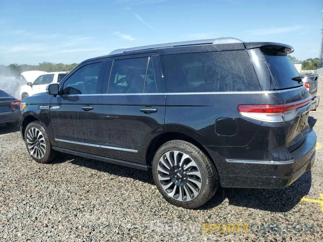 2 Photograph of a damaged car 5LMJJ2TG8REL06149 LINCOLN NAVIGATOR 2024