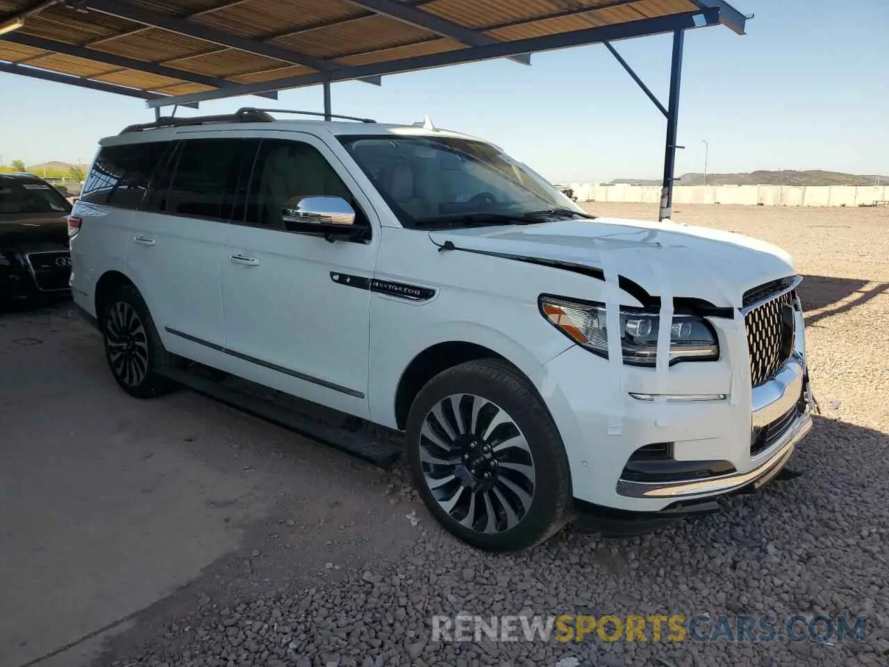 4 Photograph of a damaged car 5LMJJ2TGXREL10042 LINCOLN NAVIGATOR 2024