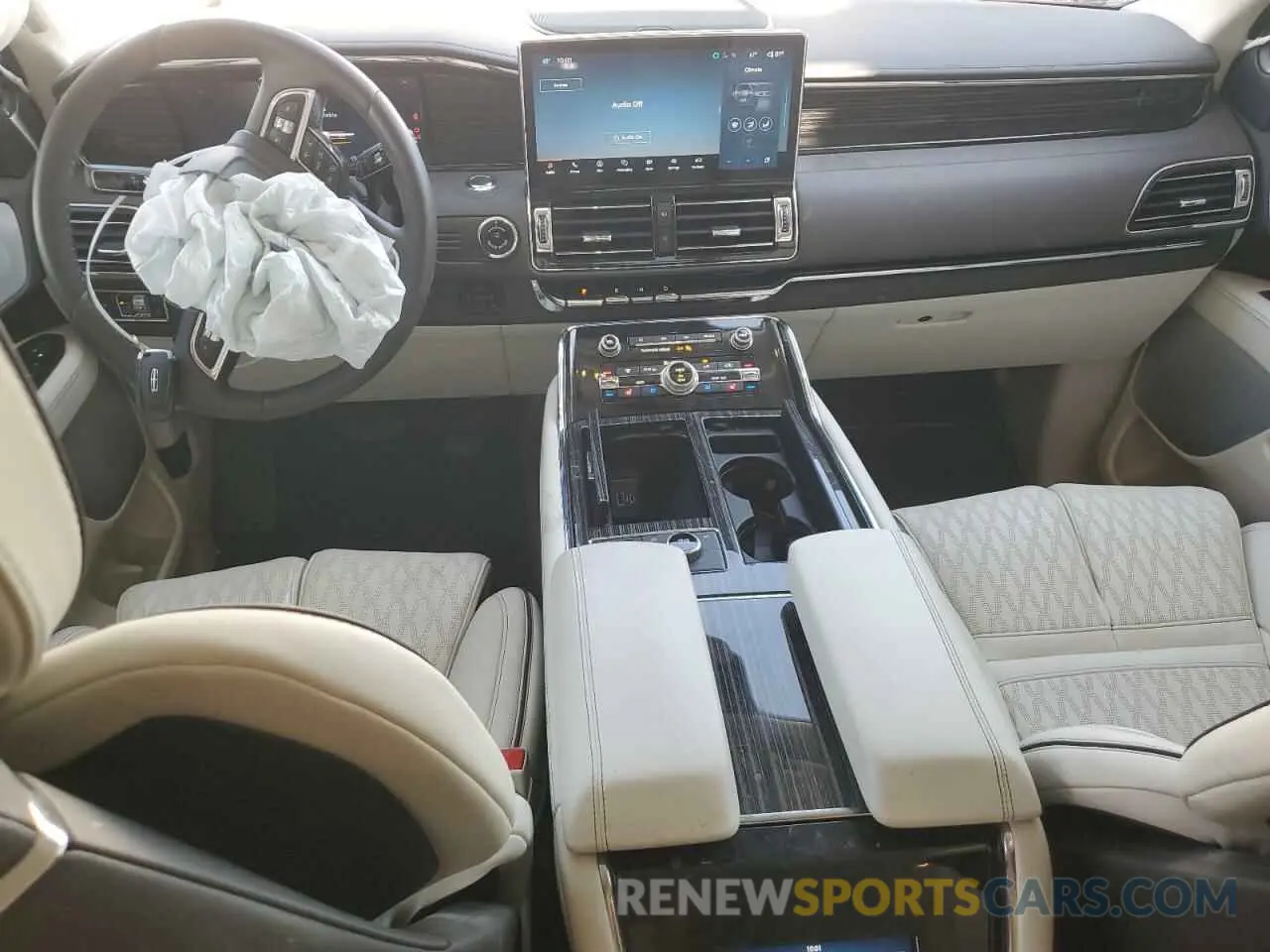 8 Photograph of a damaged car 5LMJJ2TGXREL10042 LINCOLN NAVIGATOR 2024