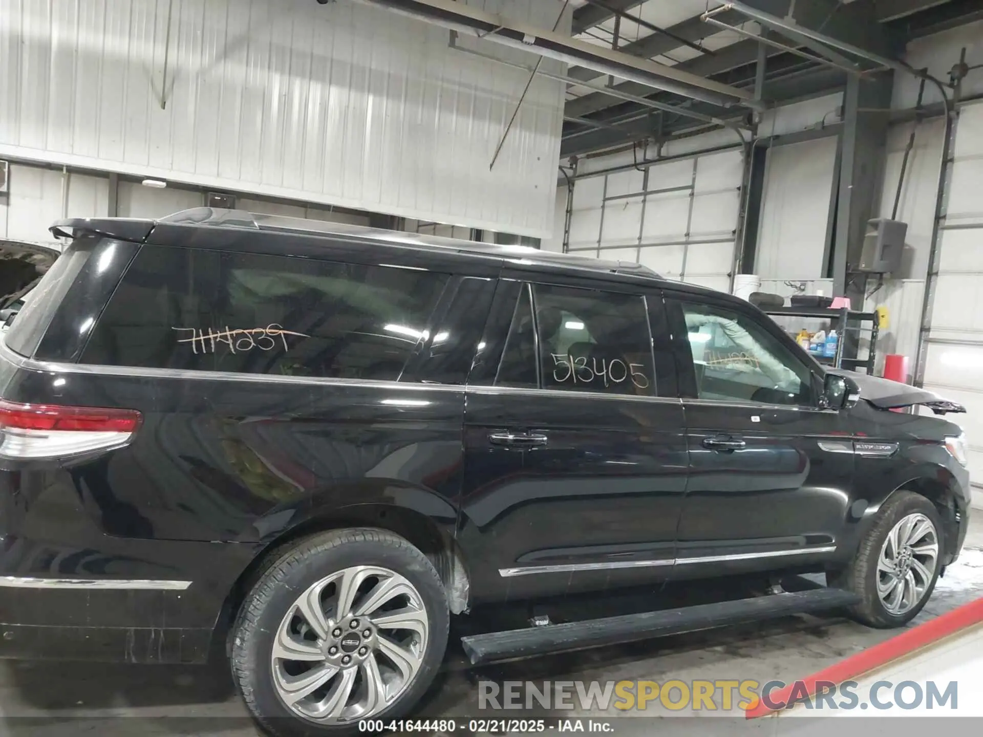 13 Photograph of a damaged car 5LMJJ3NG7REL21633 LINCOLN NAVIGATOR 2024