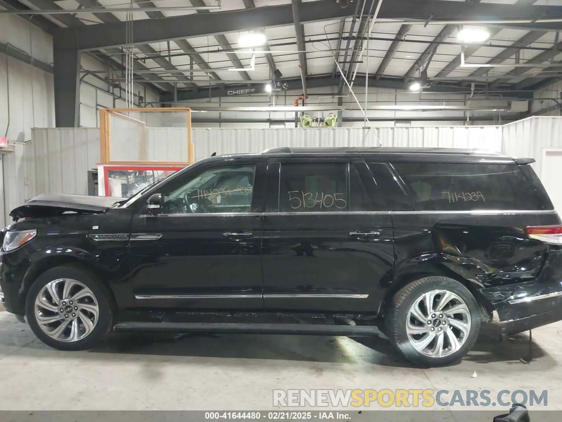 14 Photograph of a damaged car 5LMJJ3NG7REL21633 LINCOLN NAVIGATOR 2024