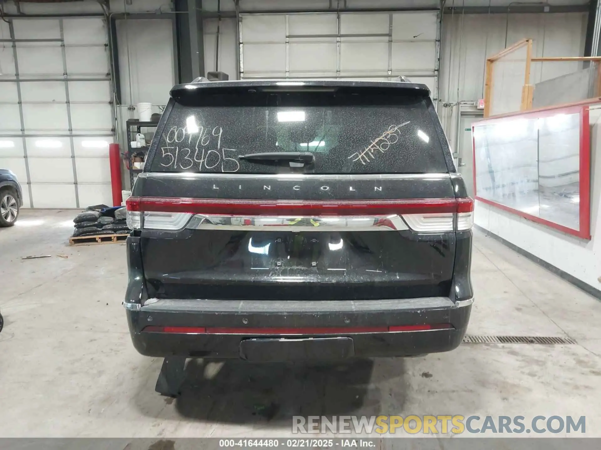 16 Photograph of a damaged car 5LMJJ3NG7REL21633 LINCOLN NAVIGATOR 2024