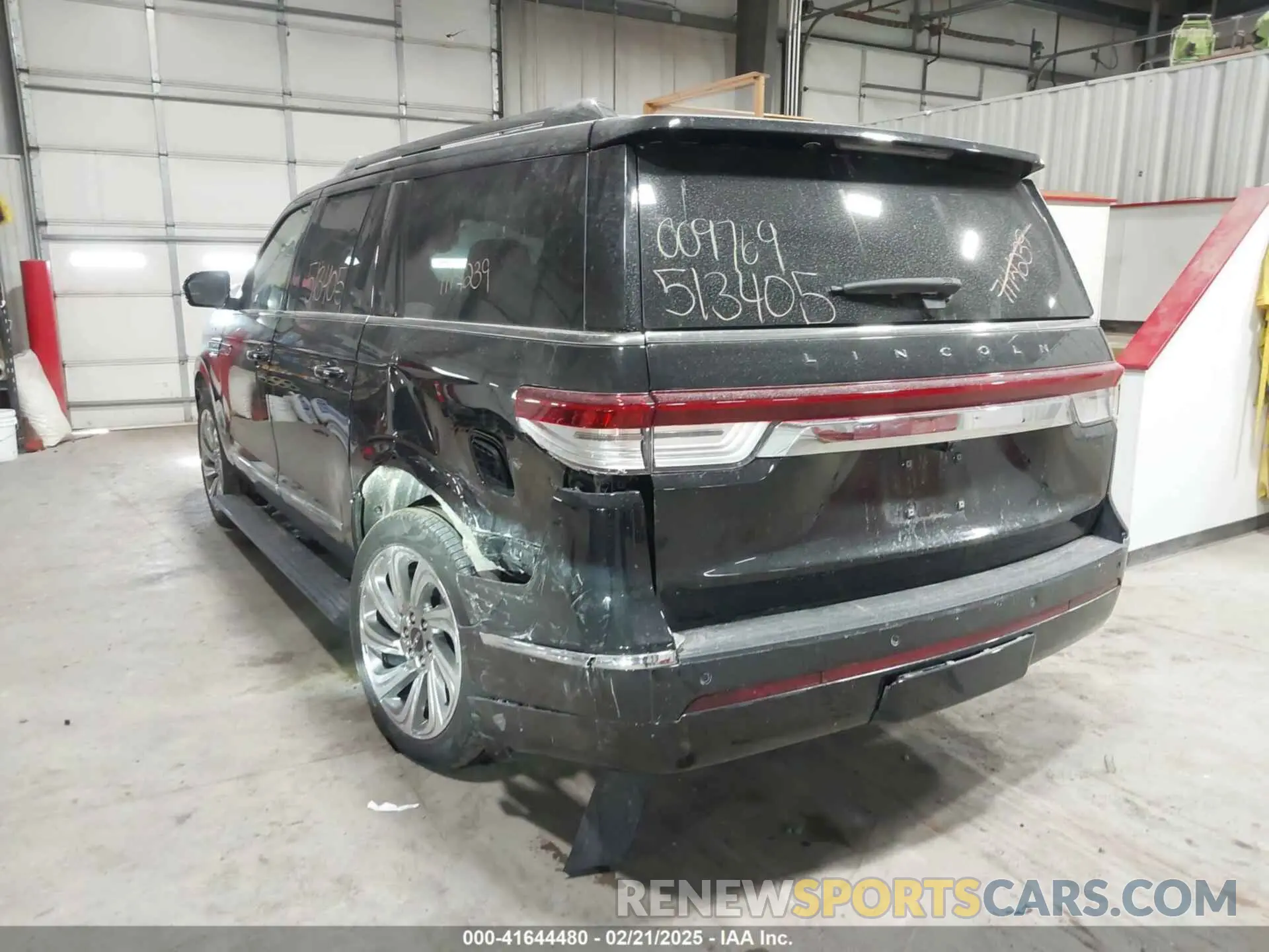 3 Photograph of a damaged car 5LMJJ3NG7REL21633 LINCOLN NAVIGATOR 2024